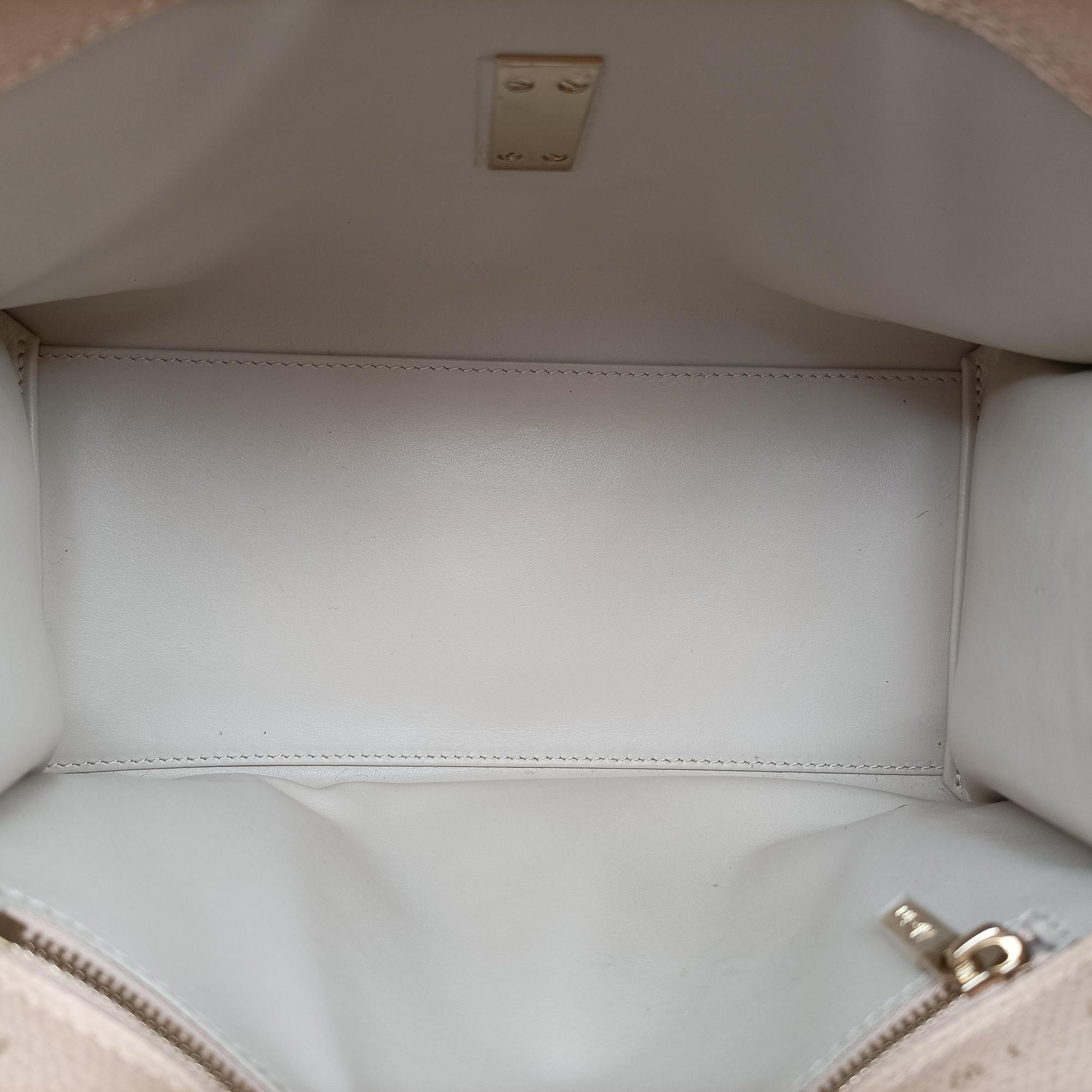Iside Pink Calfskin N 425304イジィデ ピンク カーフスキン N 425304