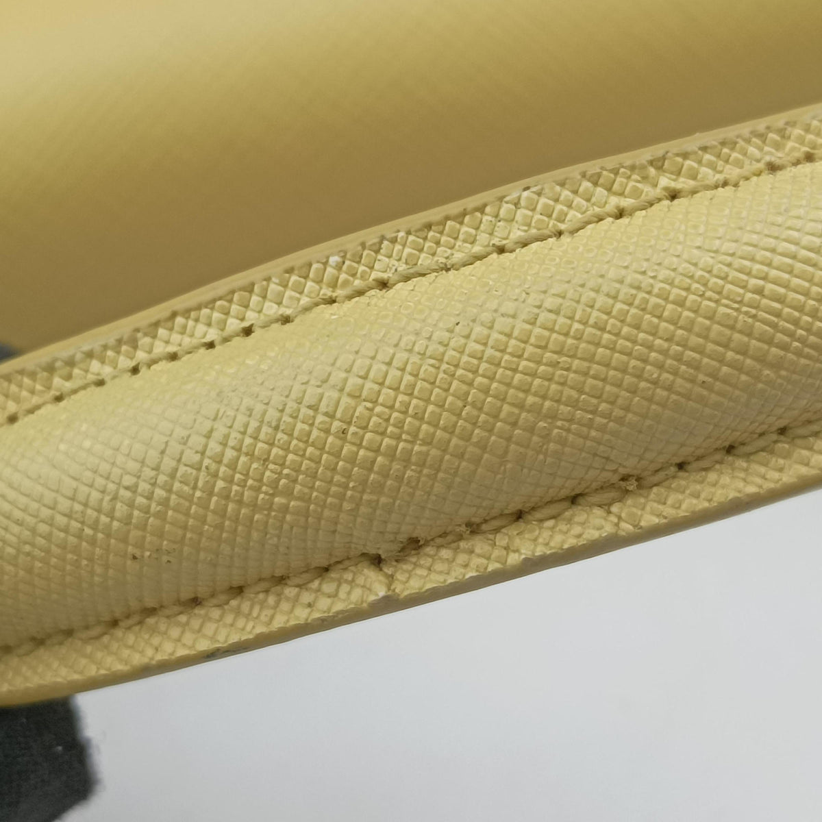 Small Sound Flap Yellow SAFFIANO Leather BN2485 31/Aスモール サウンド フラップ イエロー サフィアーノレザー BN2485 31/A