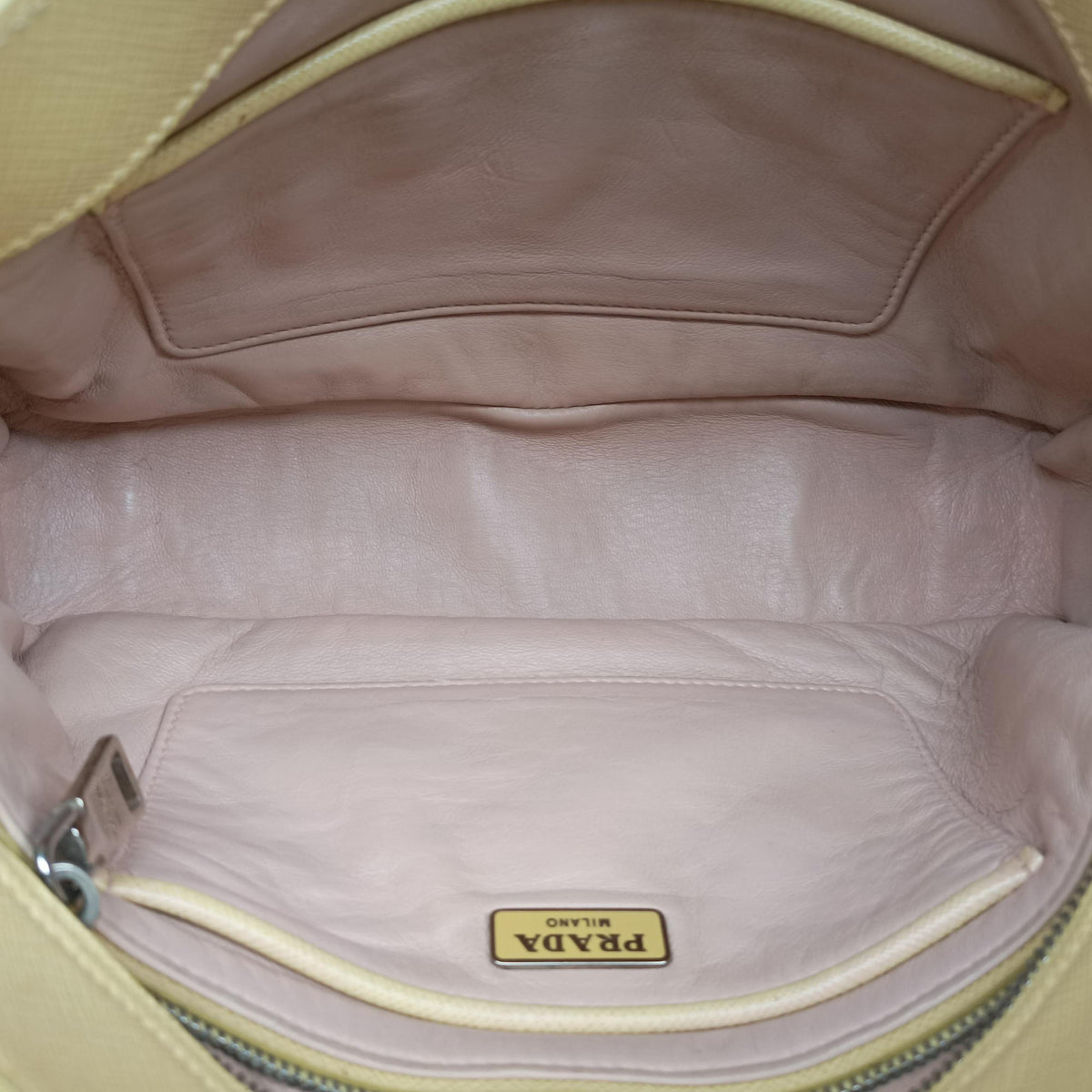 Small Sound Flap Yellow SAFFIANO Leather BN2485 31/Aスモール サウンド フラップ イエロー サフィアーノレザー BN2485 31/A