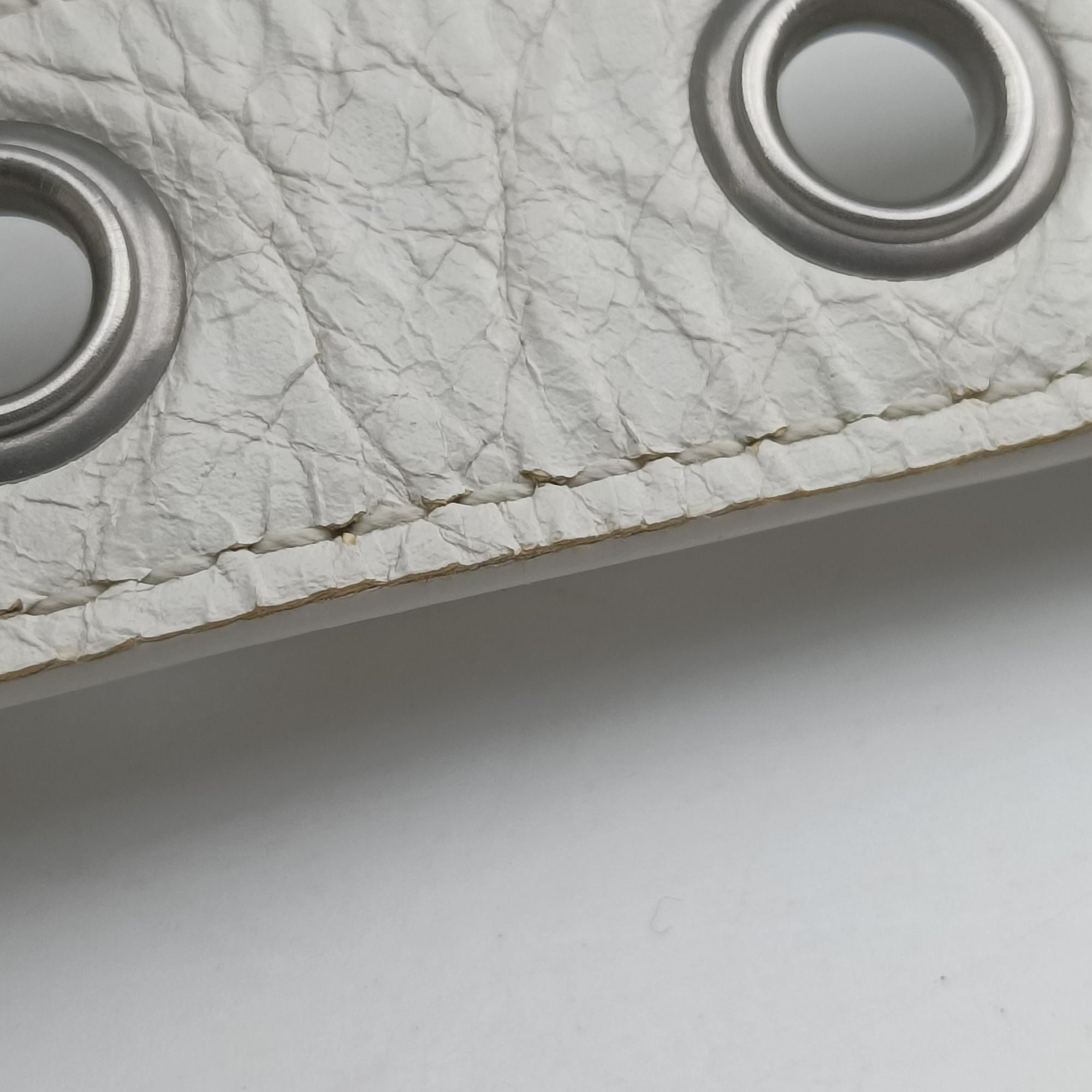 Pre-owned Balenciaga Le Cagole White lambskin  shoulderbag | stylenewstar
