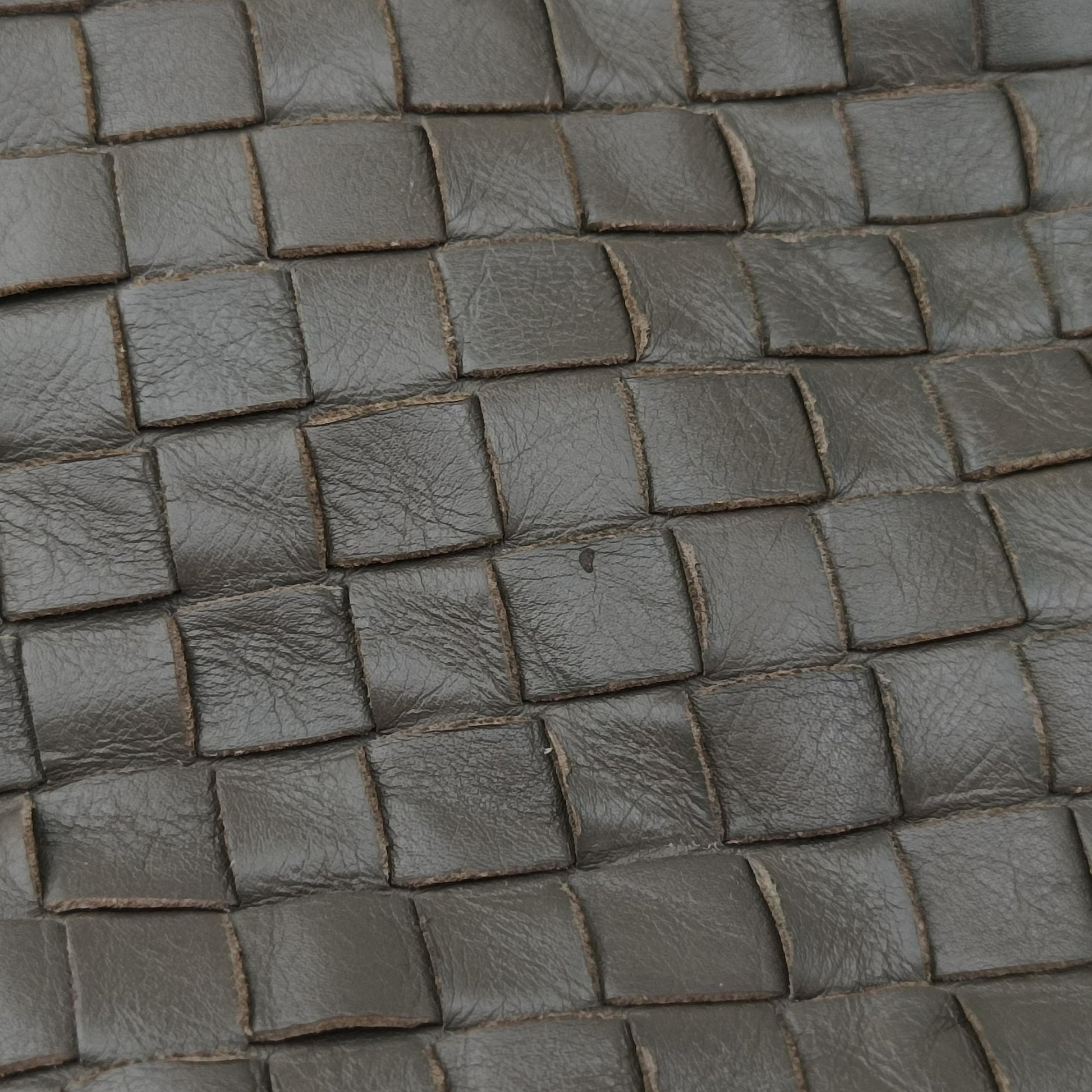 Intrecciato Gray lambskin B01213918Uイントレチャート グレー ラムスキン B01213918U