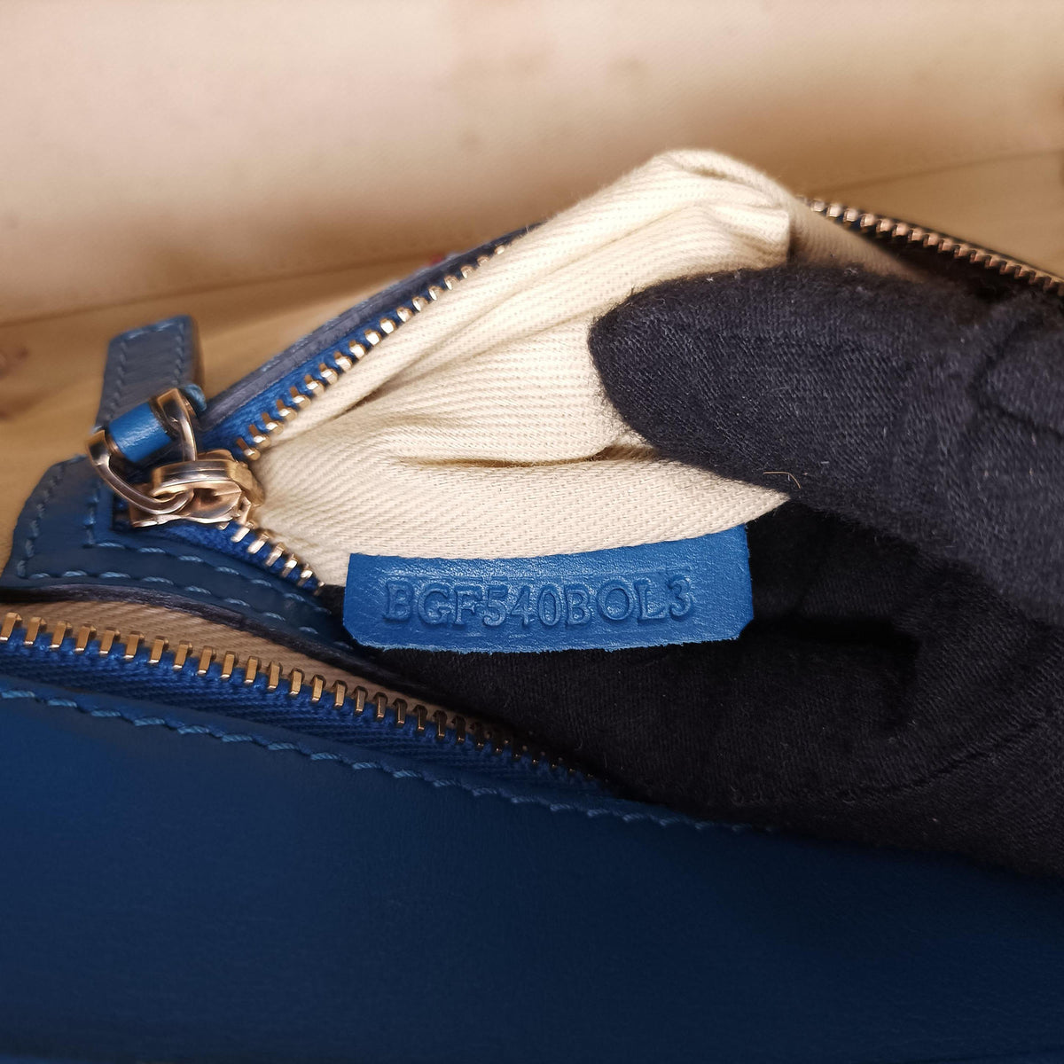 Secondhand Valentino Rockstud Blue Leather  shoulderbag | stylenewstar