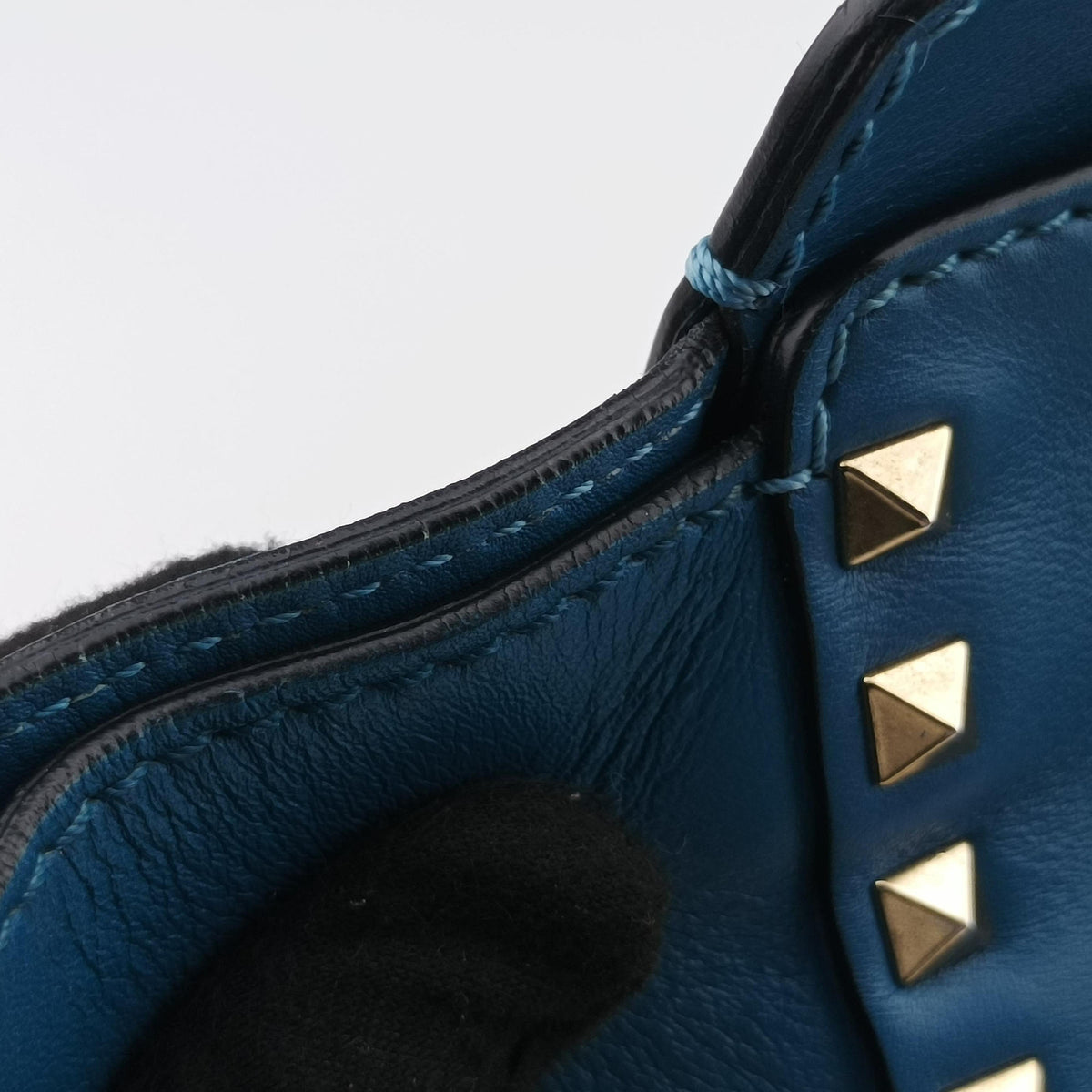 Secondhand Valentino Rockstud Blue Leather  shoulderbag | stylenewstar