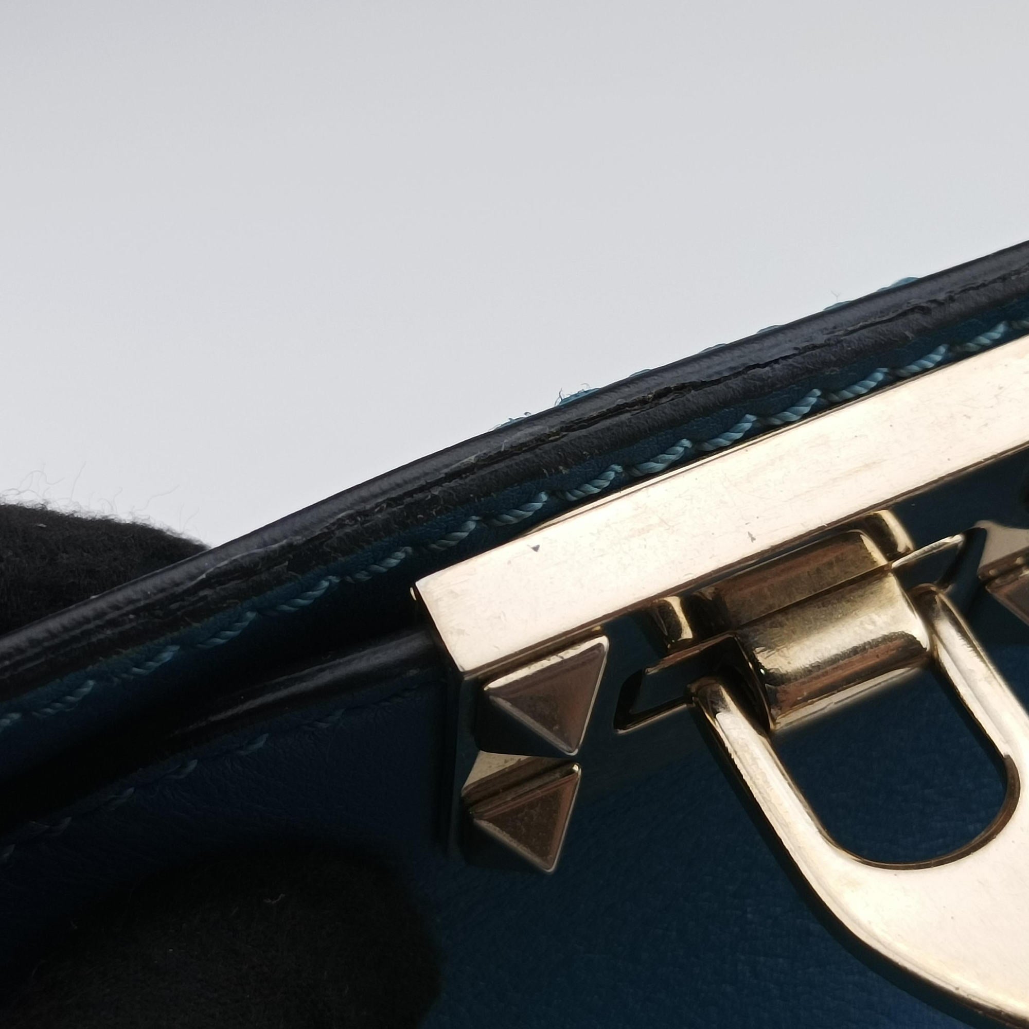 Secondhand Valentino Rockstud Blue Leather  shoulderbag | stylenewstar