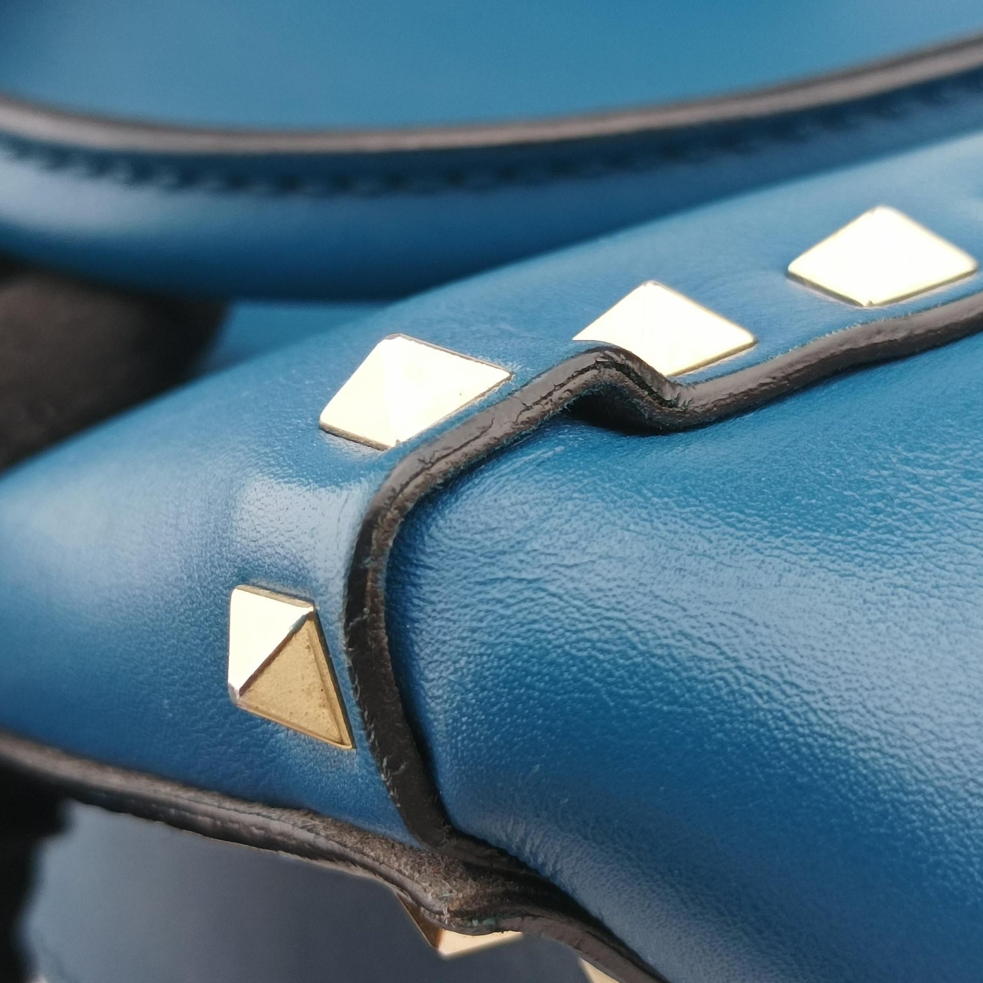 Secondhand Valentino Rockstud Blue Leather  shoulderbag | stylenewstar