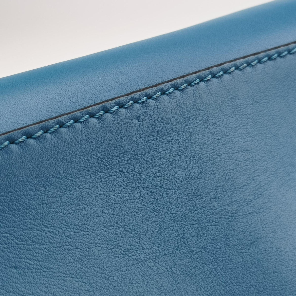 Secondhand Valentino Rockstud Blue Leather  shoulderbag | stylenewstar