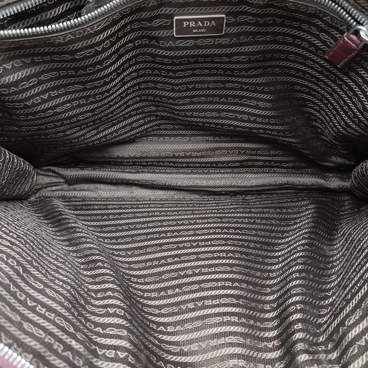 Secondhand Prada Triangle Logo Plate Red Saffiano Leather VR0023 handbag | stylenewstar