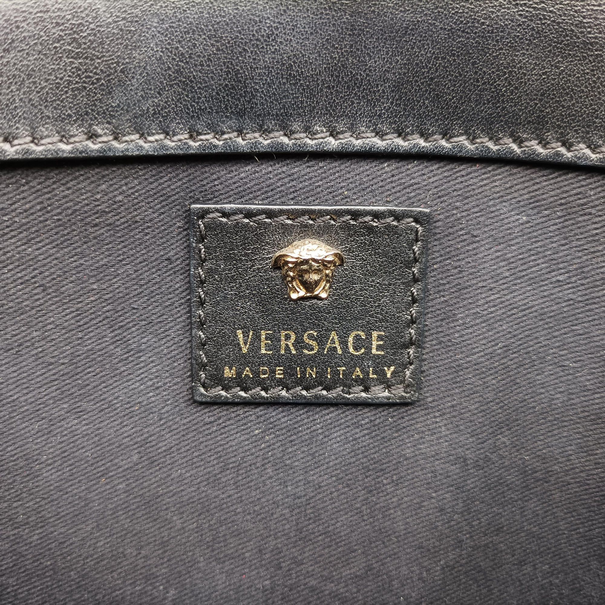 Pre-owned VERSACE Medusa Black leather  shoulderbag | stylenewstar