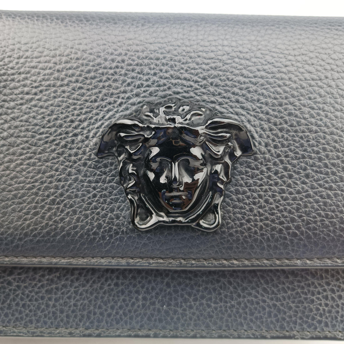 Pre-owned VERSACE Medusa Black leather  shoulderbag | stylenewstar