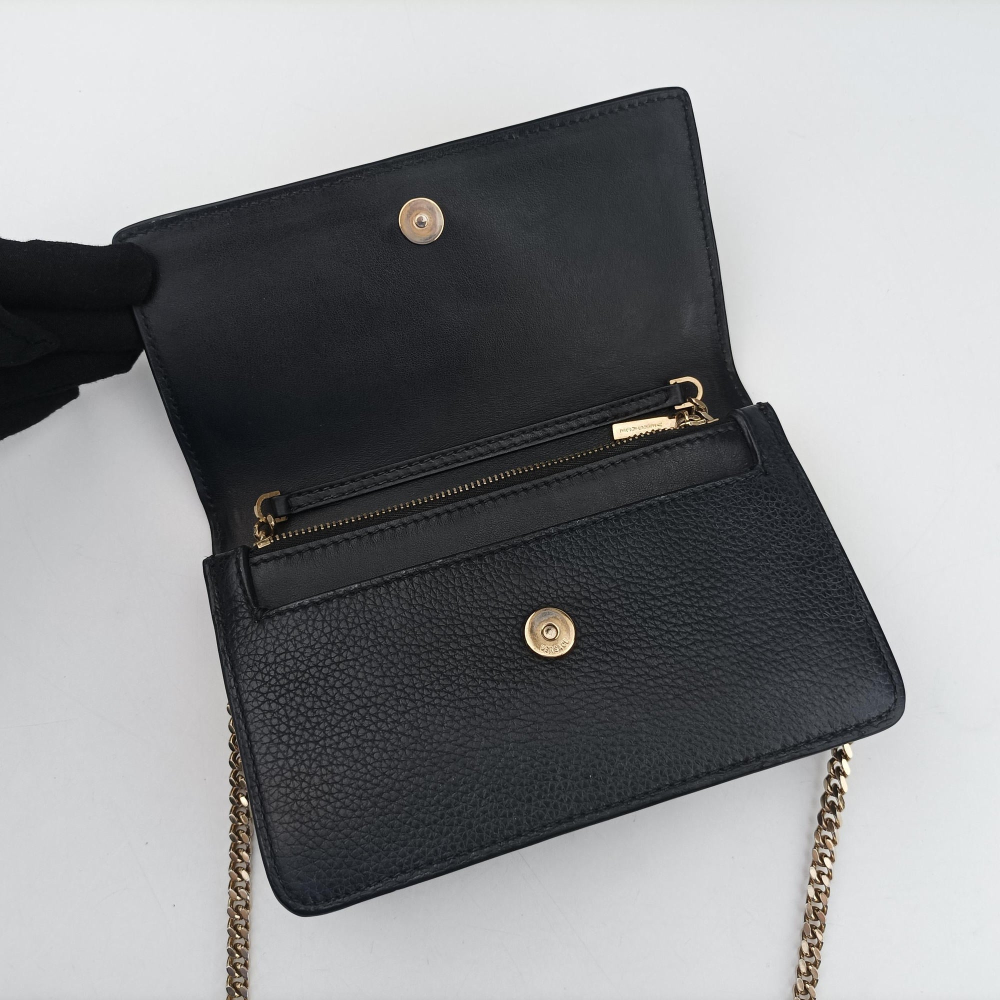 Pre-owned VERSACE Medusa Black leather  shoulderbag | stylenewstar