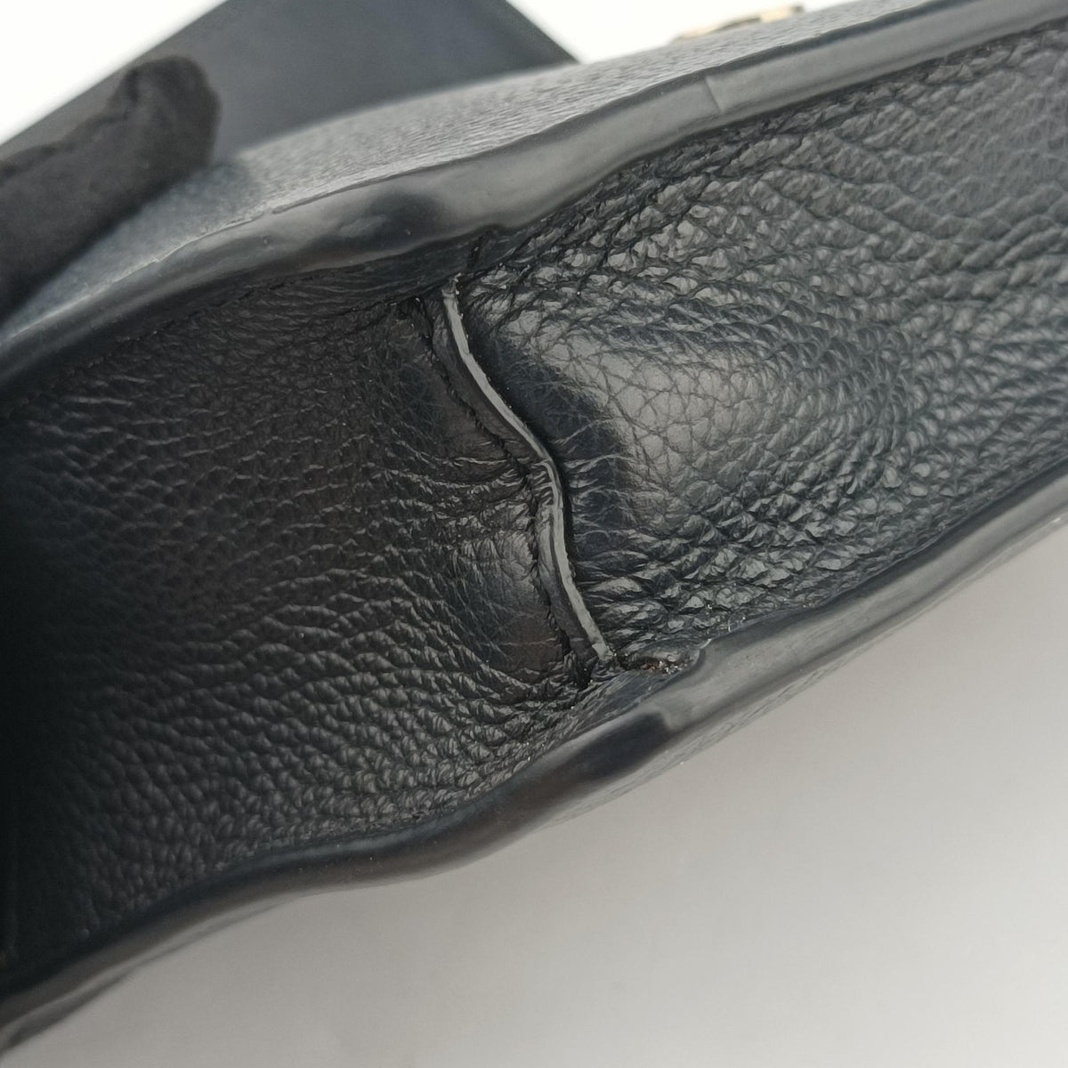 Pre-owned VERSACE Medusa Black leather  shoulderbag | stylenewstar
