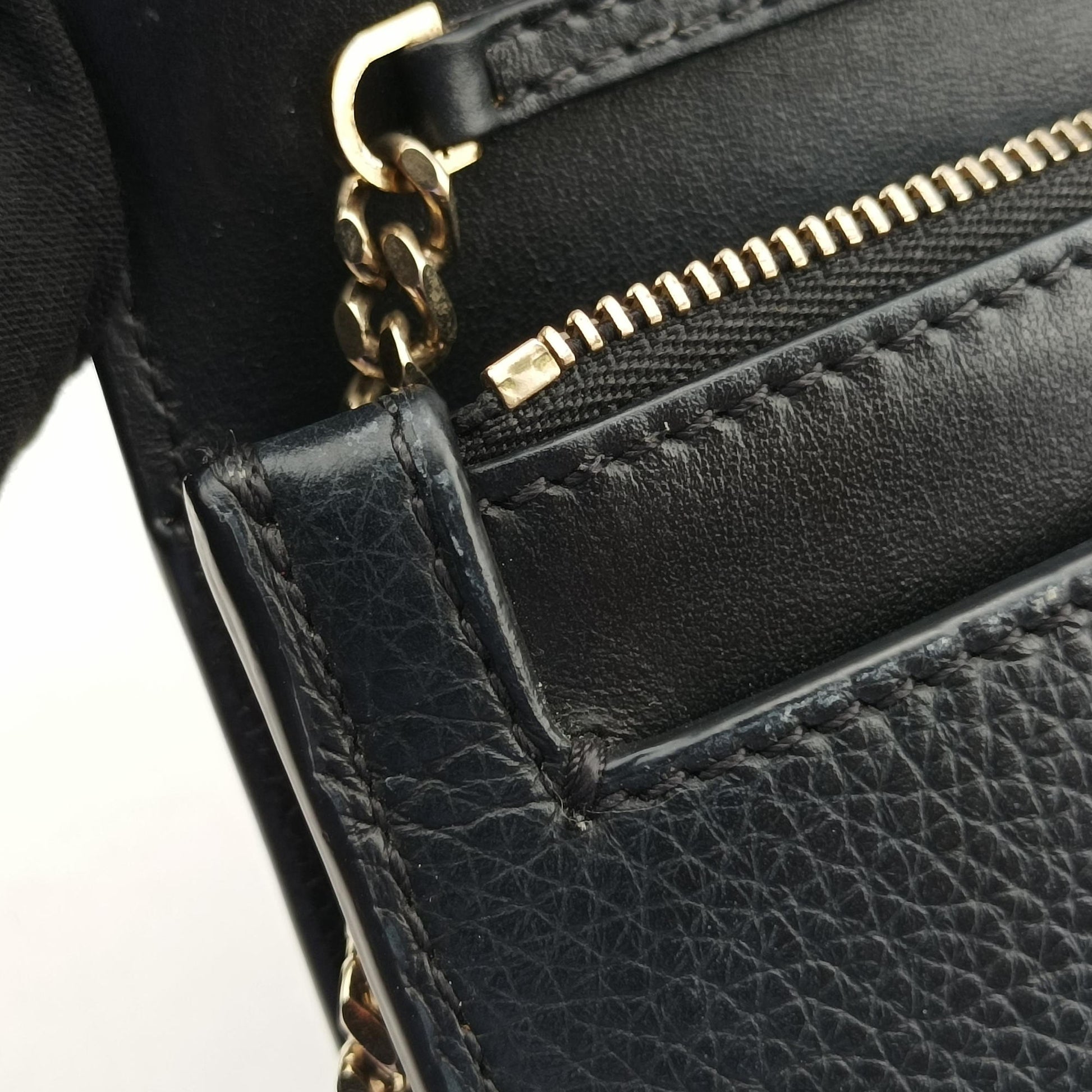Pre-owned VERSACE Medusa Black leather  shoulderbag | stylenewstar