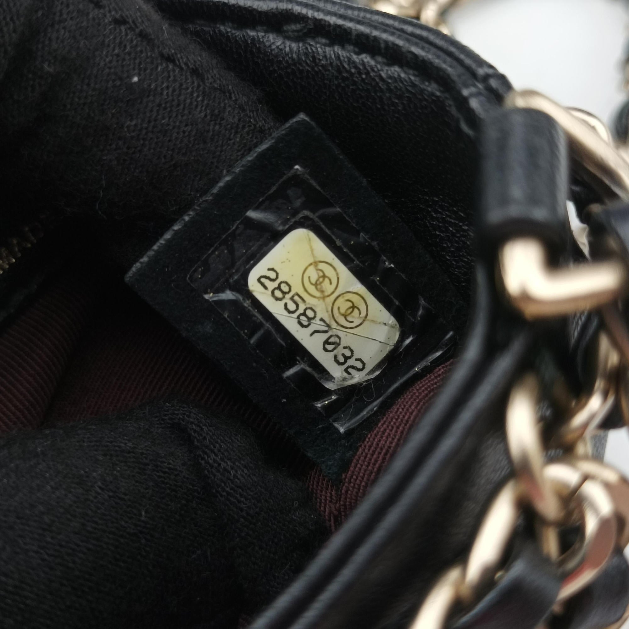 Tech Me Out phone case Black lambskin AP1161 28587032テック ミー アウト フォンケース ブラック ラムスキン AP1161 28587032