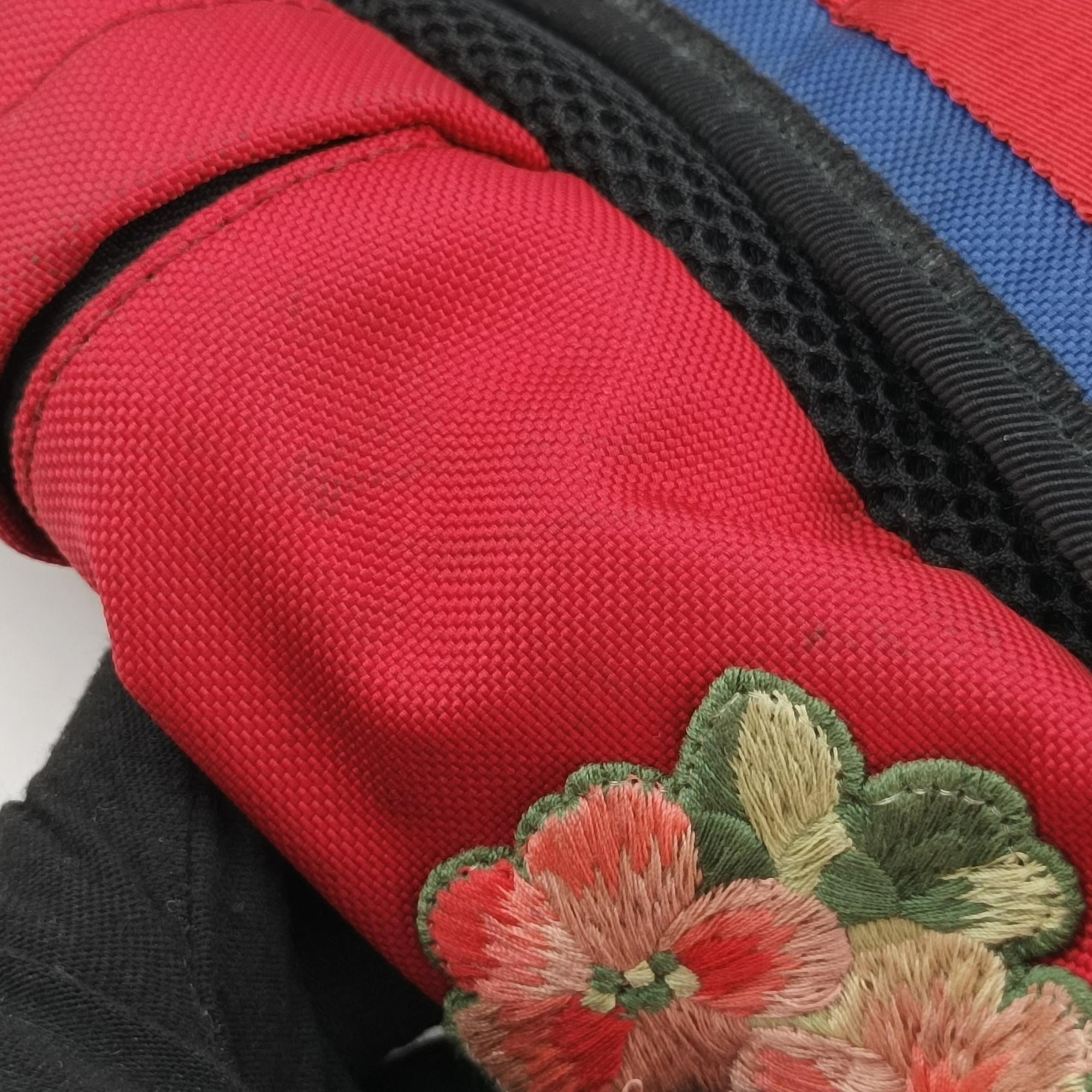 Techno Vintage Web L'Aveugle Par Amour Embroidered Red canvas 478327 E022661748テクノ ヴィンテージ ウェブ ラヴーグル パル アムール 刺繍 レッド キャンバス 478327 E022661748