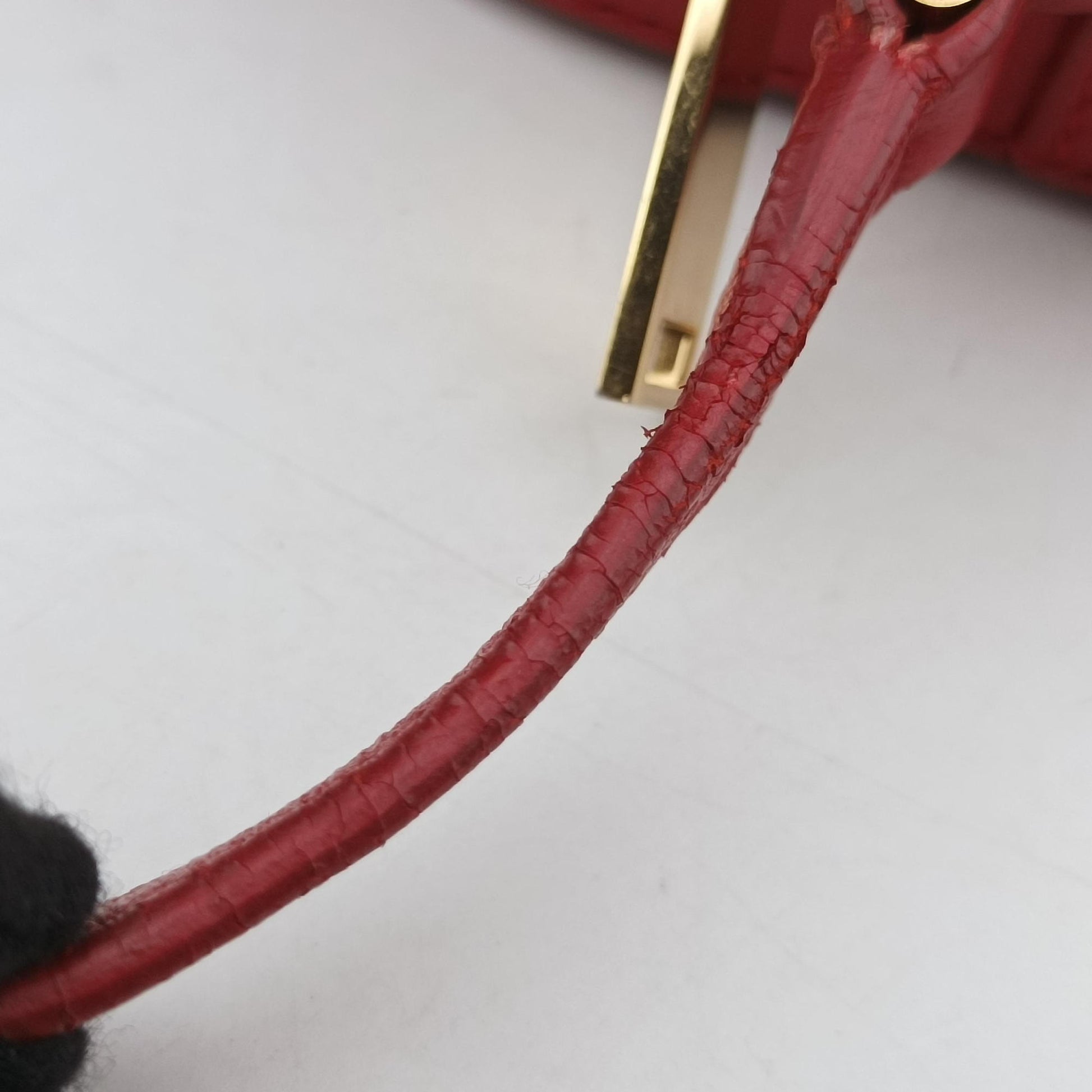 LOU camera Red Leather 395793 GNR395793.0415ルー カメラ レッド レザー 395793 GNR395793.0415