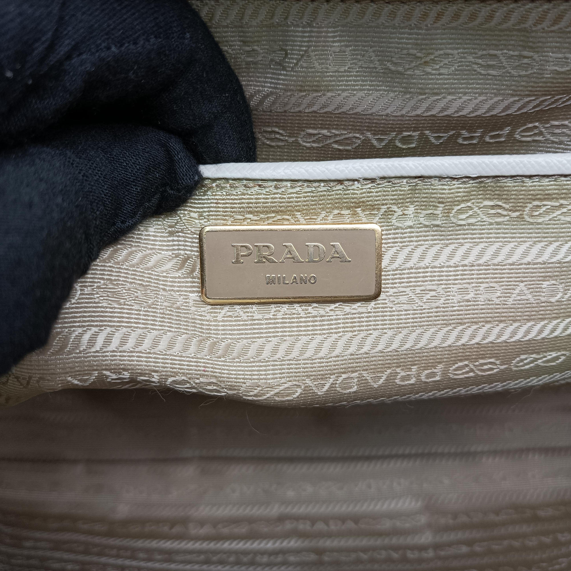 Parabole Tote White SAFFIANO Leather 25パラボラ トート ホワイト サフィアーノレザー 25