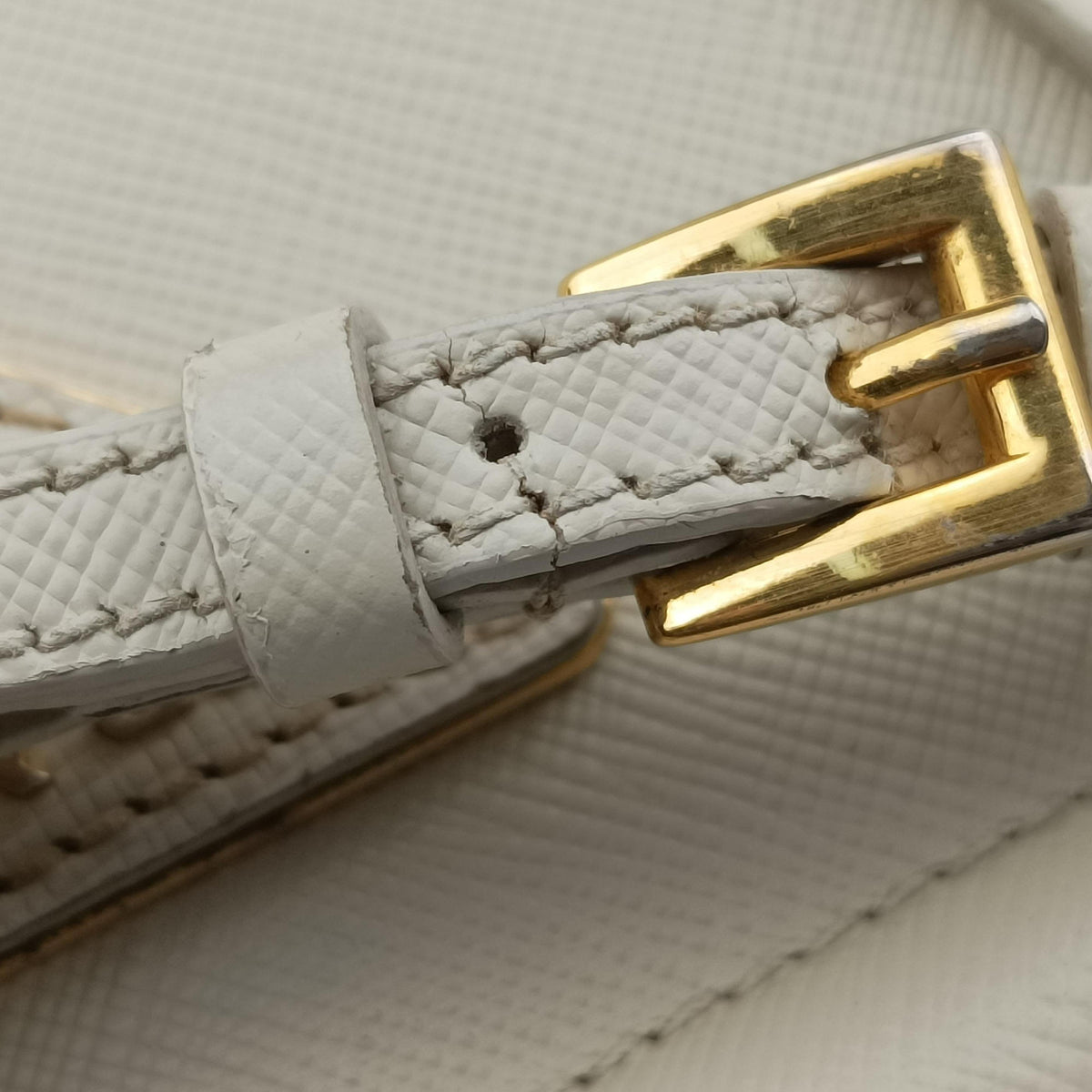 Parabole Tote White SAFFIANO Leather 25パラボラ トート ホワイト サフィアーノレザー 25