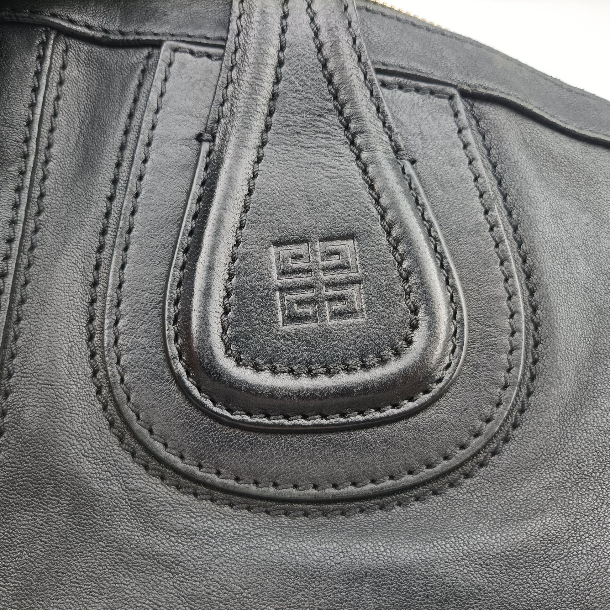 Pre-owned Givenchy Nightingale Black Lambskin  shoulderbag | stylenewstar