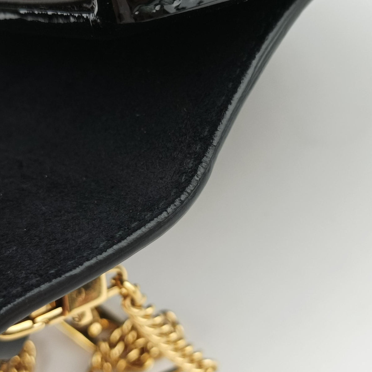 Pre-owned Gucci Sylvie Black Patent 589479 shoulderbag | stylenewstar