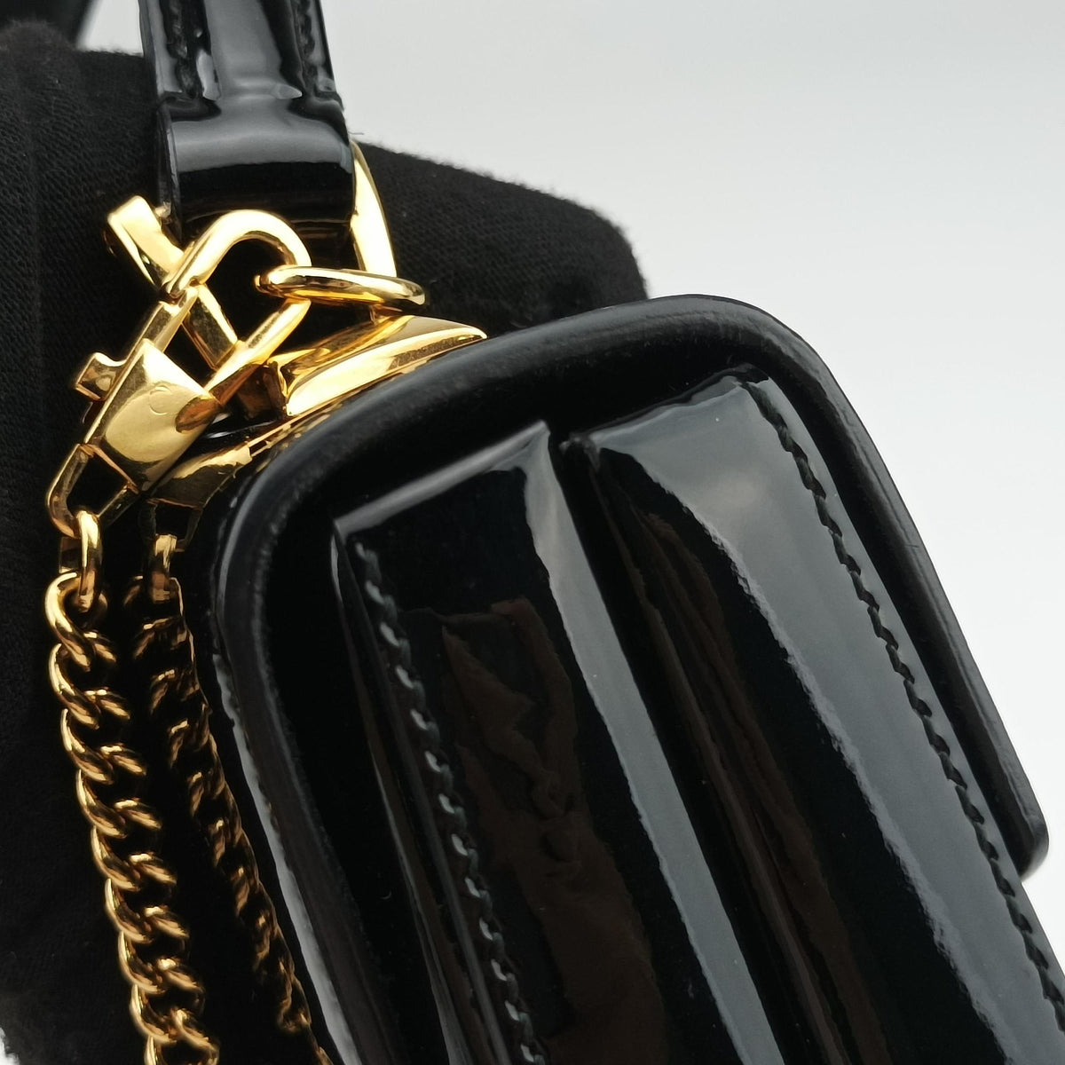 Pre-owned Gucci Sylvie Black Patent 589479 shoulderbag | stylenewstar