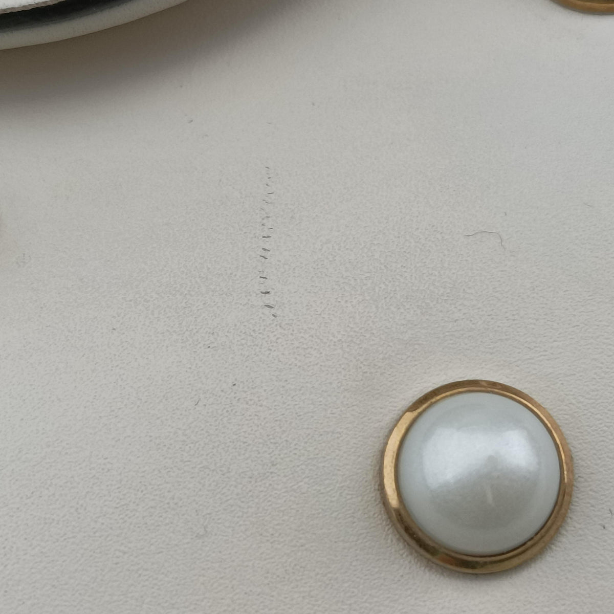 Broadway Pearl Bee White Leather 453778 F022617883ブロードウェイ パール ビー ホワイト レザー 453778 F022617883