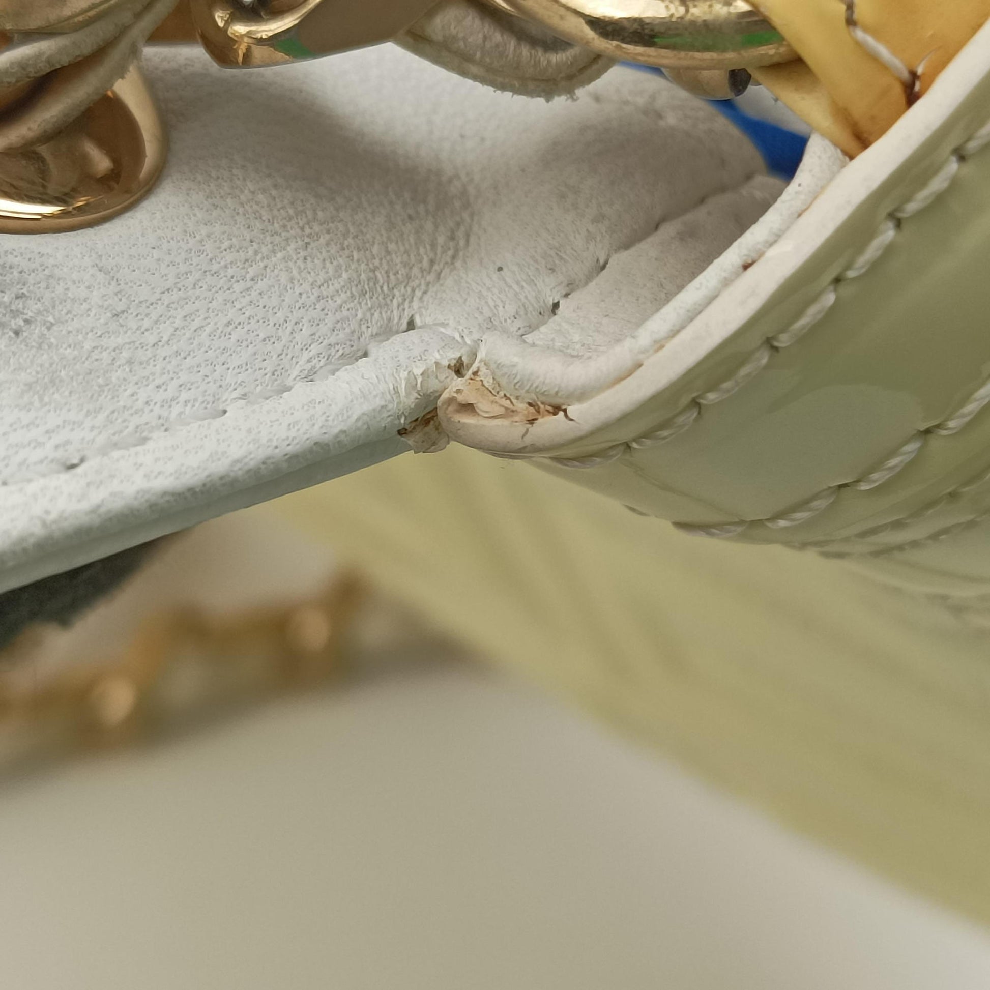 Greek Key Embossed Flap Yellow Patent クチュール グレカ柄 フラップ イエロー パテント 