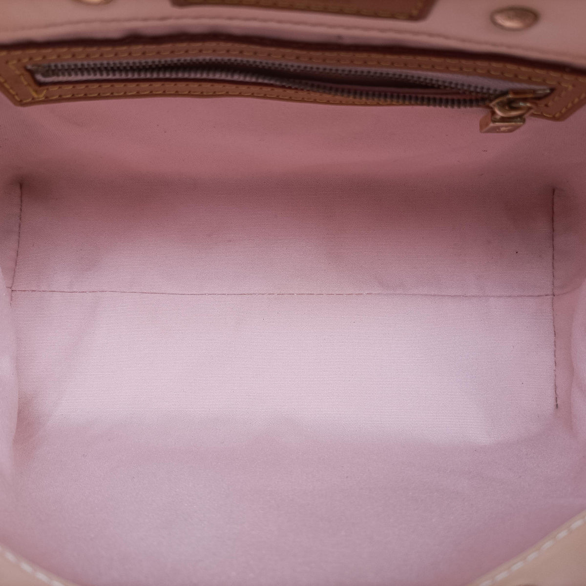 Secondhand Louis Vuitton Reade PM Beige Vernis M91144 handbag | stylenewstar