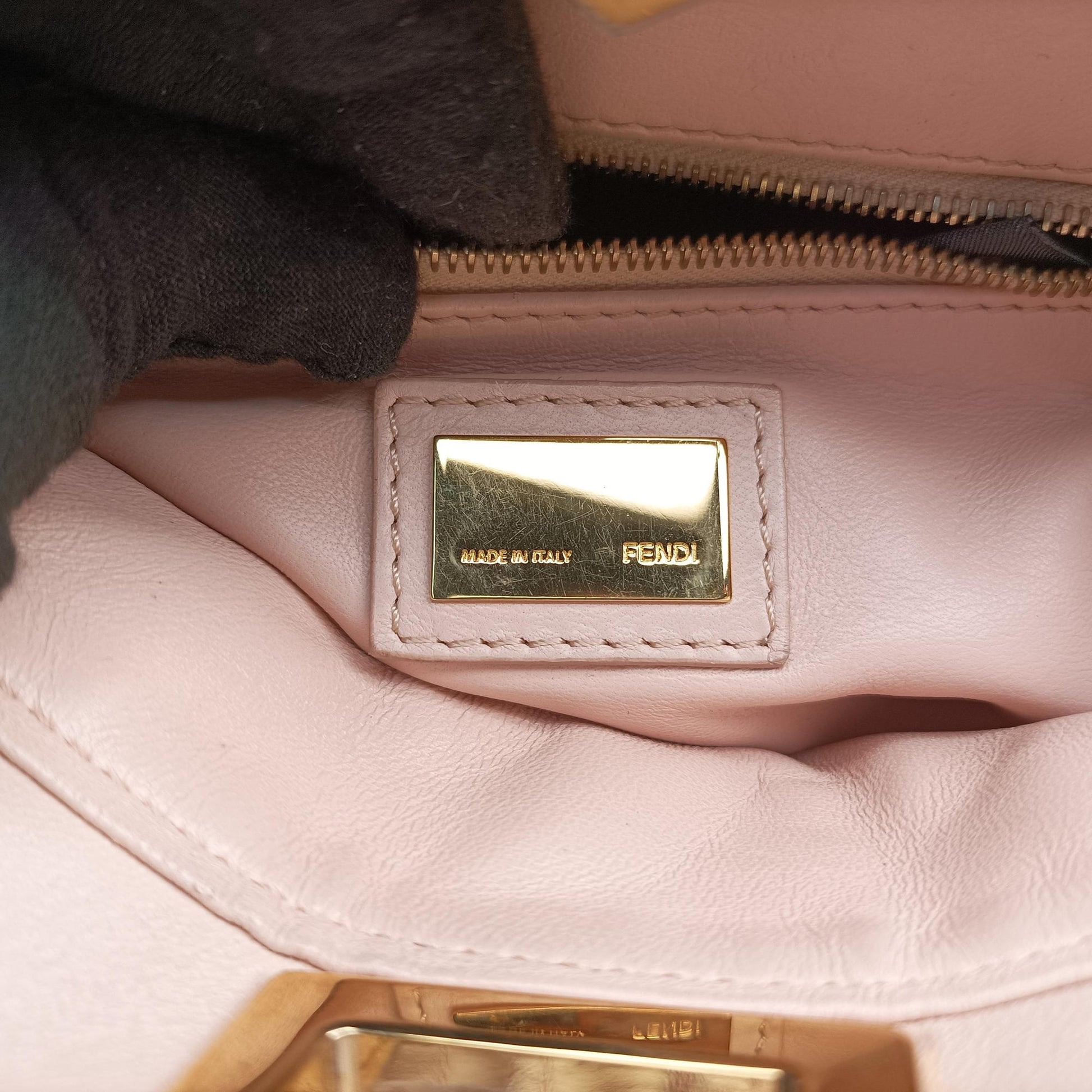 PEEKABOO Pink Leather 8BN244 8BN244-K4P-148-2516ピーカブー ミニ ピンク レザー 8BN244 8BN244-K4P-148-2516