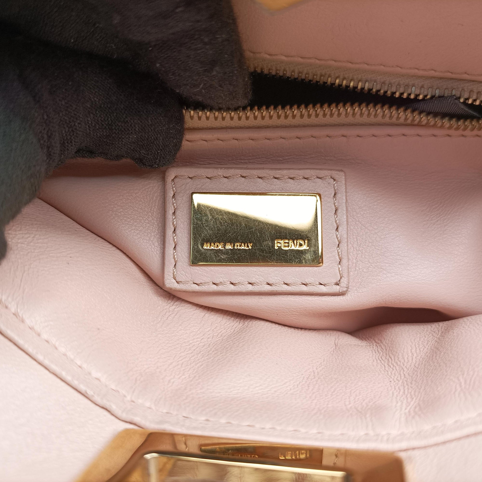 PEEKABOO Pink Leather 8BN244 8BN244-K4P-148-2516ピーカブー ミニ ピンク レザー 8BN244 8BN244-K4P-148-2516
