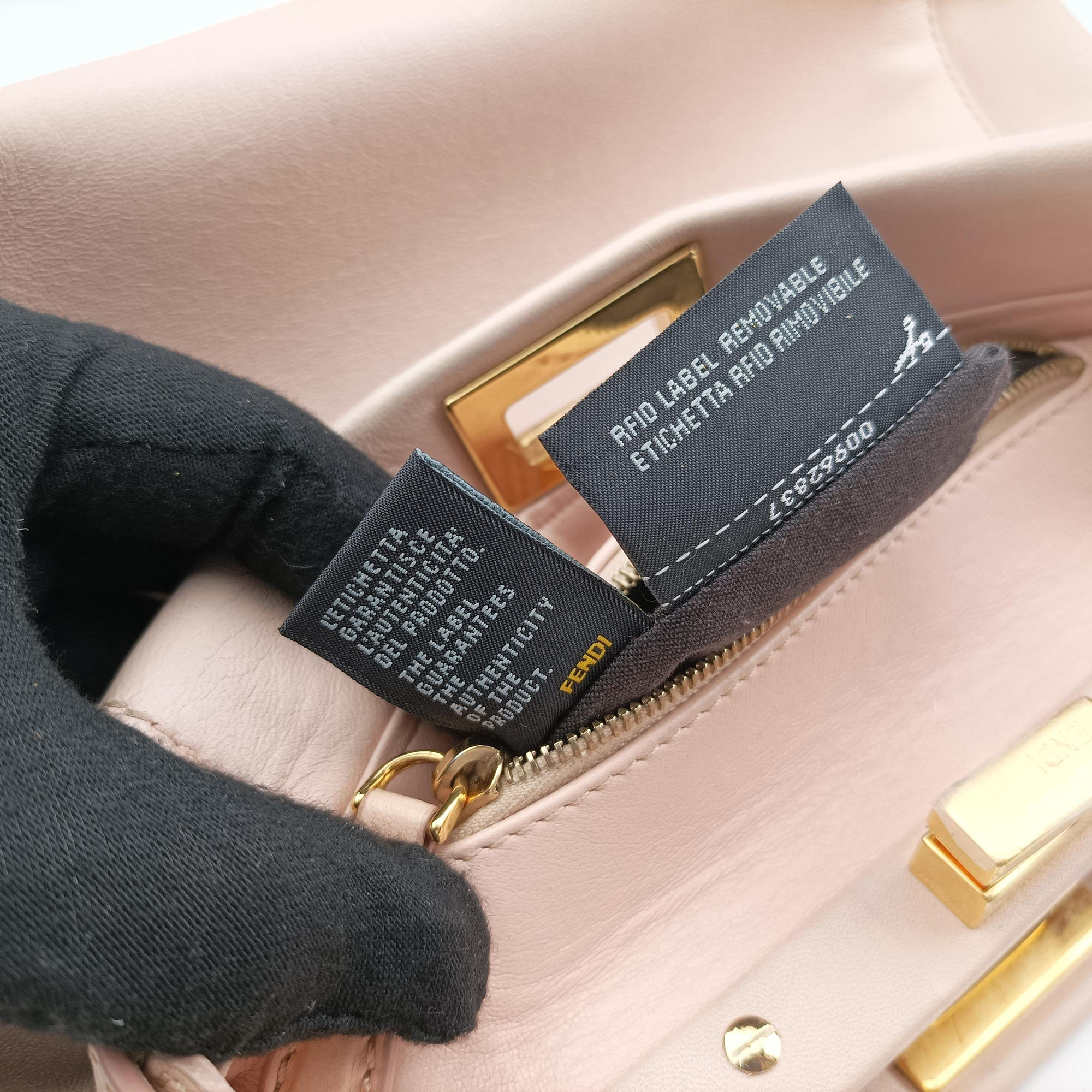 PEEKABOO Pink Leather 8BN244 8BN244-K4P-148-2516ピーカブー ミニ ピンク レザー 8BN244 8BN244-K4P-148-2516