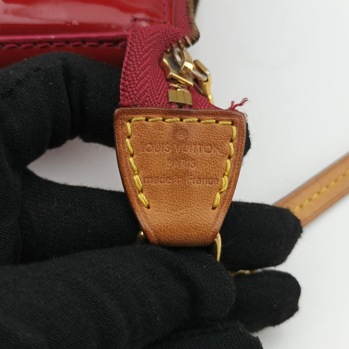 Pre-owned Louis Vuitton Schet Accessoir Red Monogram Vernis M91574 handbag | stylenewstar