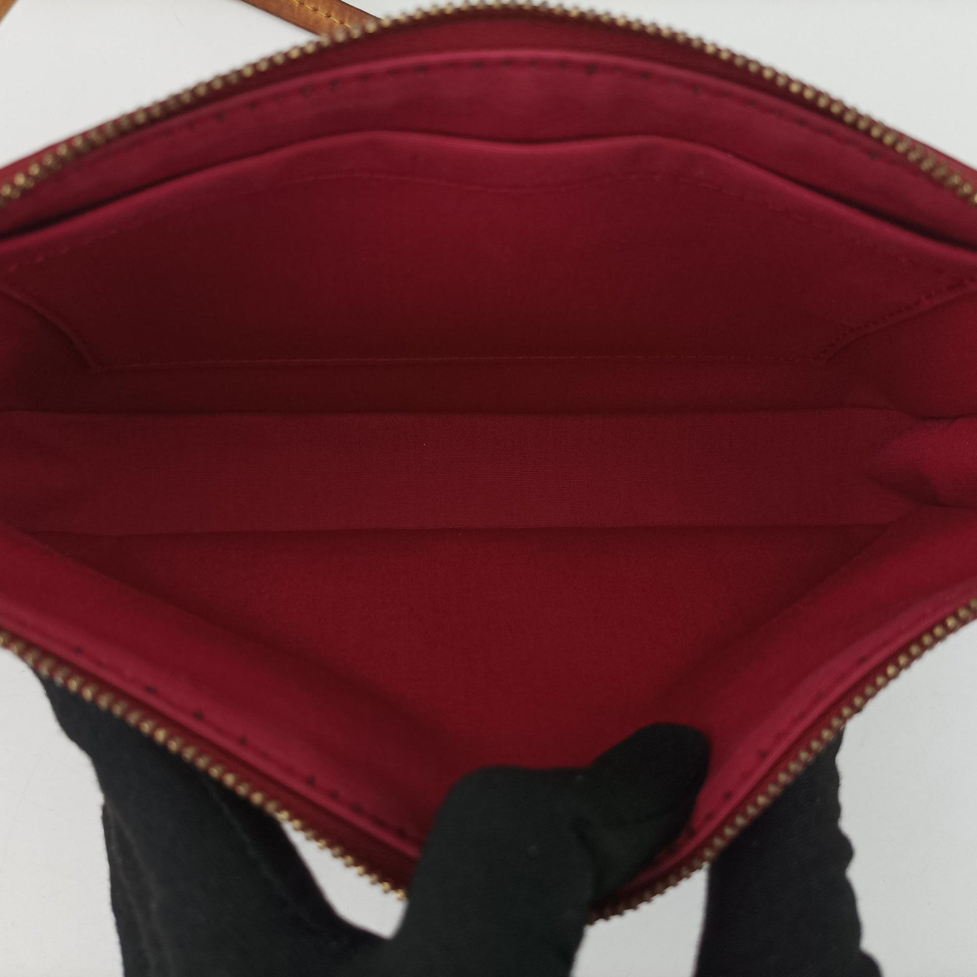 Pre-owned Louis Vuitton Schet Accessoir Red Monogram Vernis M91574 handbag | stylenewstar