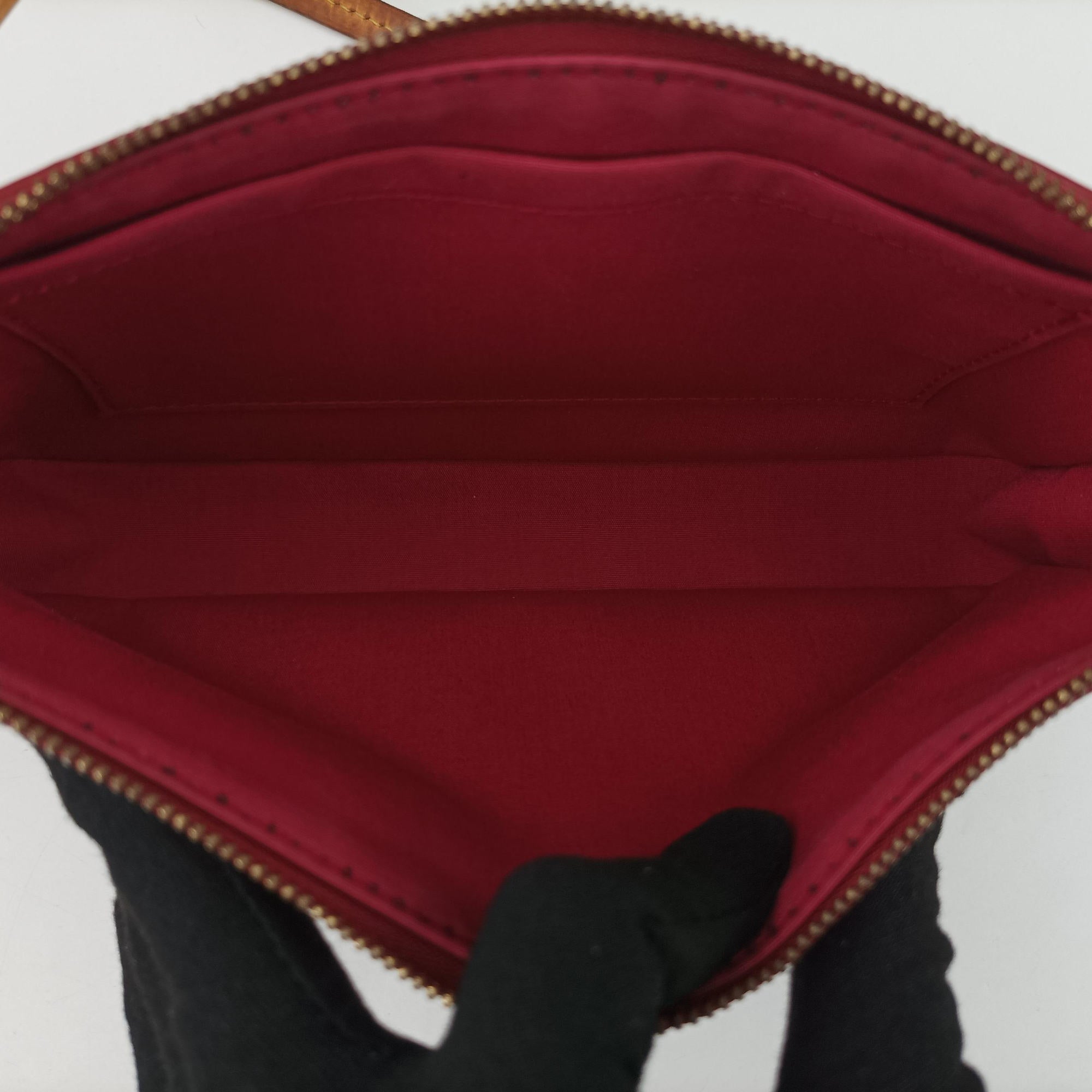 Pre-owned Louis Vuitton Schet Accessoir Red Monogram Vernis M91574 handbag | stylenewstar