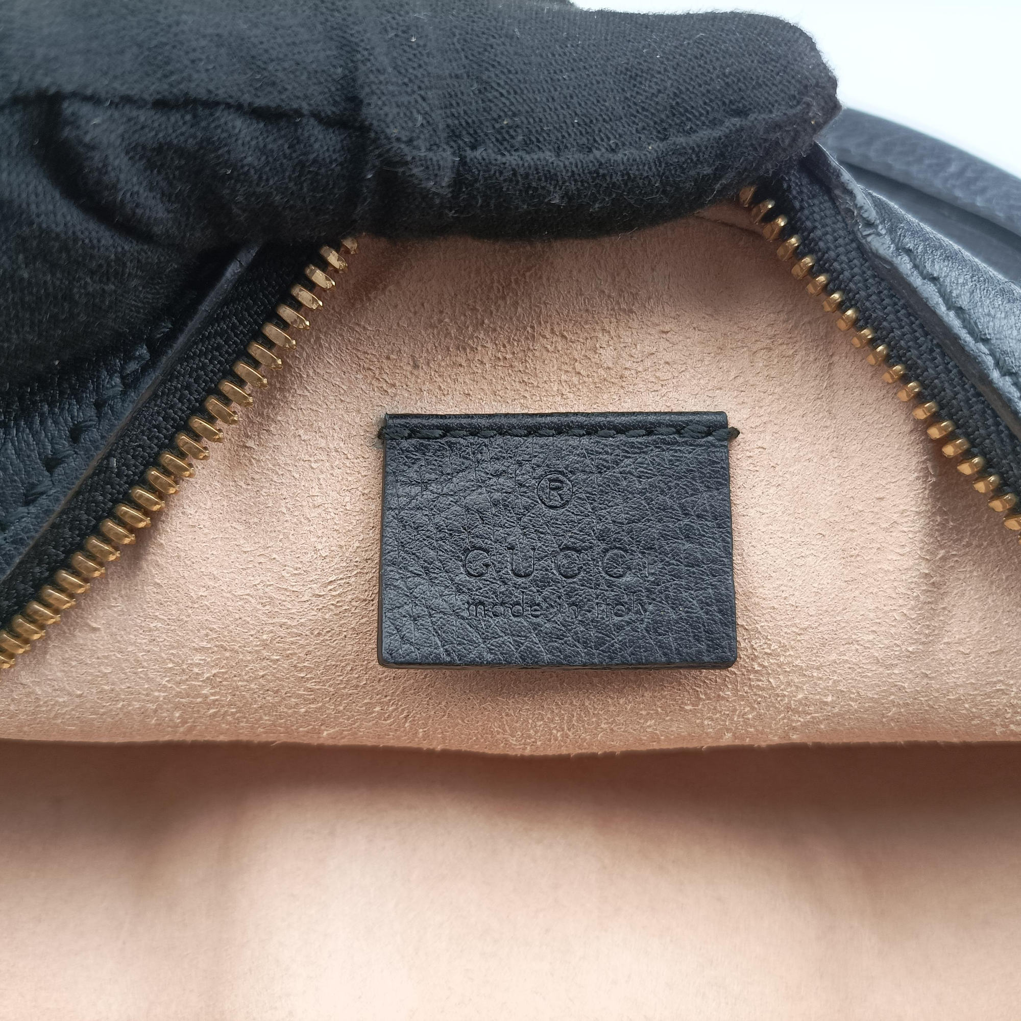 Ophidia Black Leather 550618 F029150948オフィディア ブラック レザー 550618 F029150948