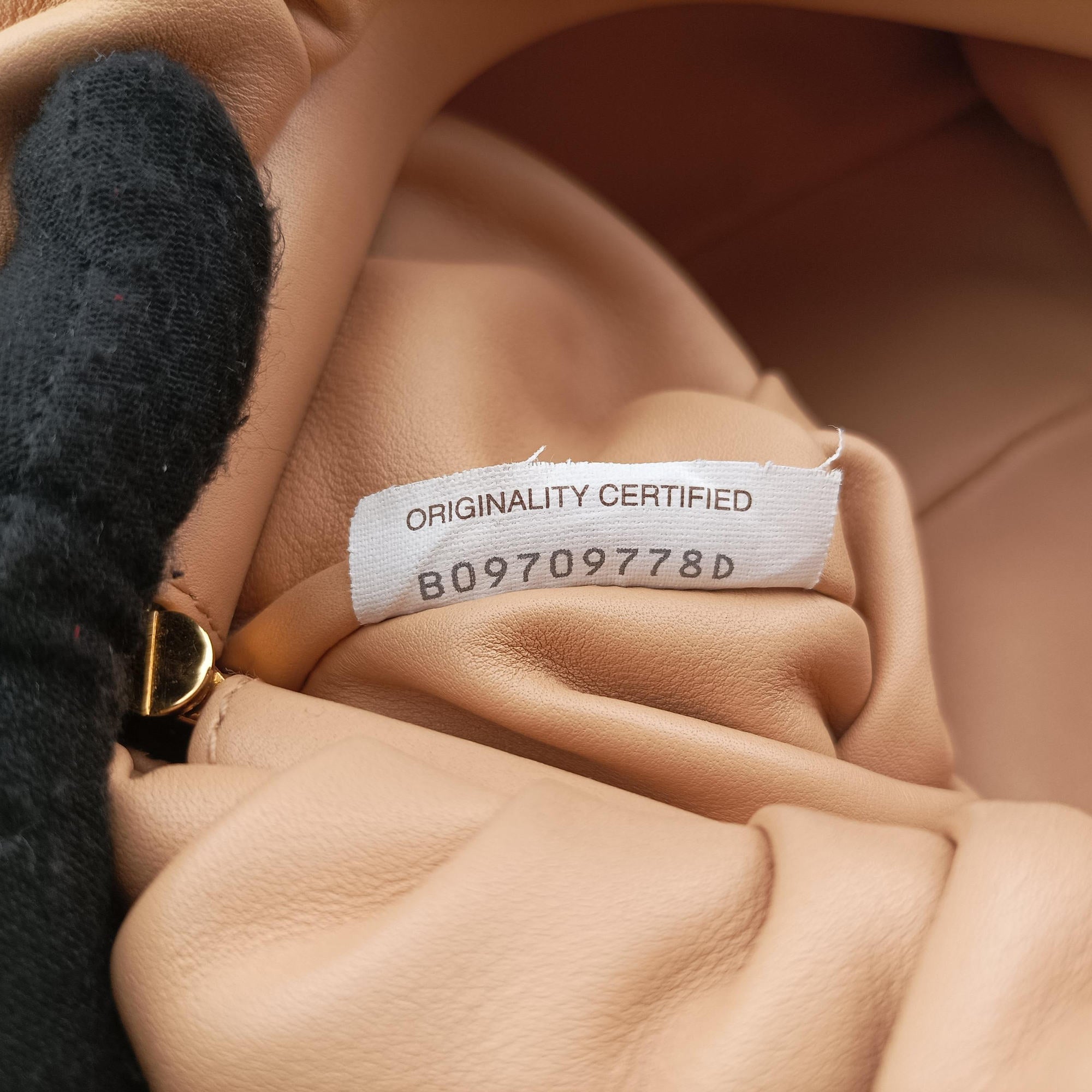Secondhand Bottega Veneta The Chain Pouch Camel lambskin  shoulderbag | stylenewstar