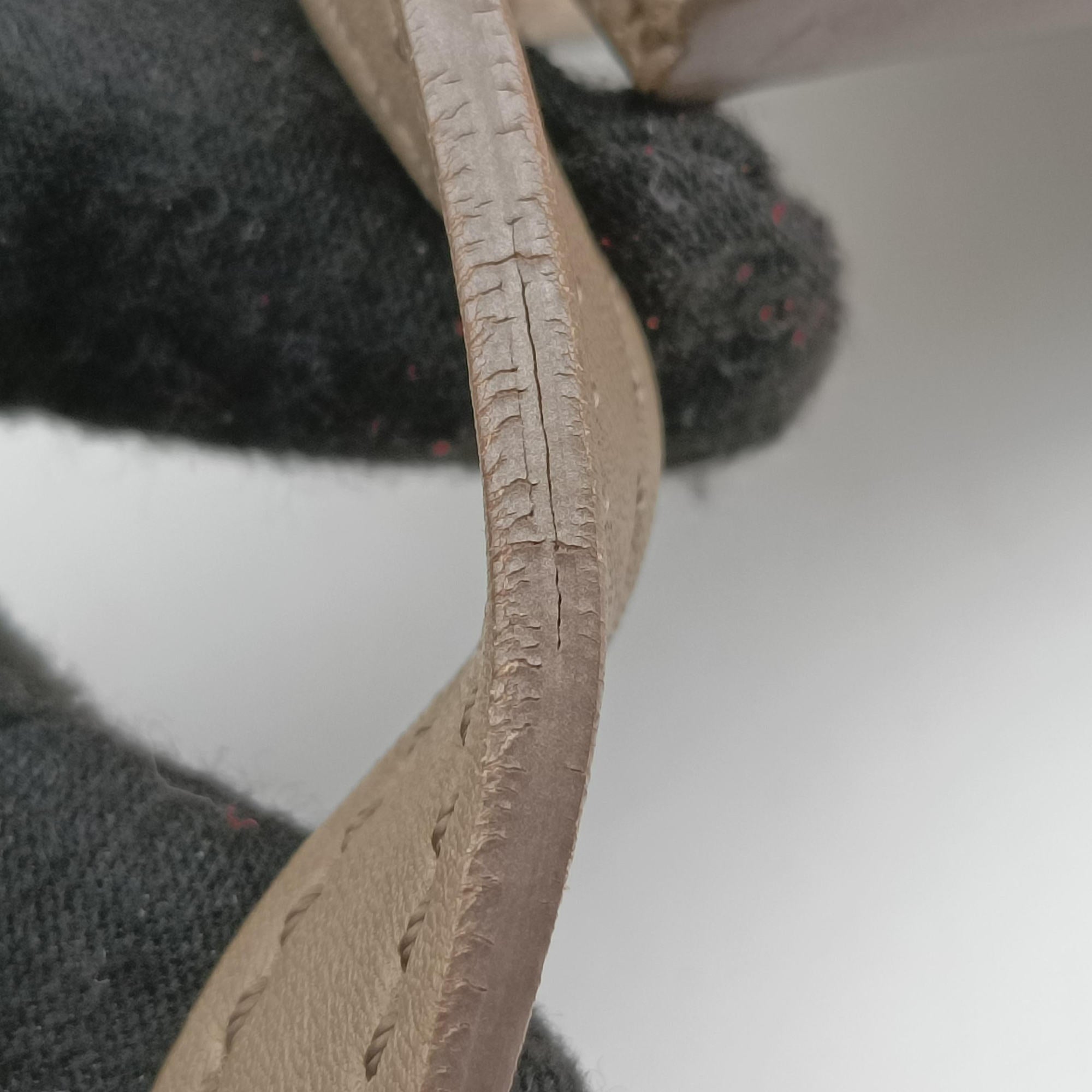 Pre-owned Celine Fortune cookie khaki Leather  shoulderbag | stylenewstar