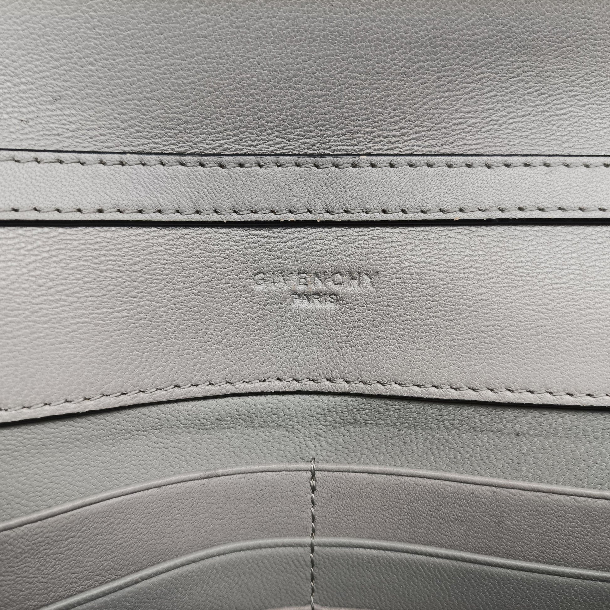 Logo Chain Grey Leather GU0154ロゴチェーン グレー レザー GU0154