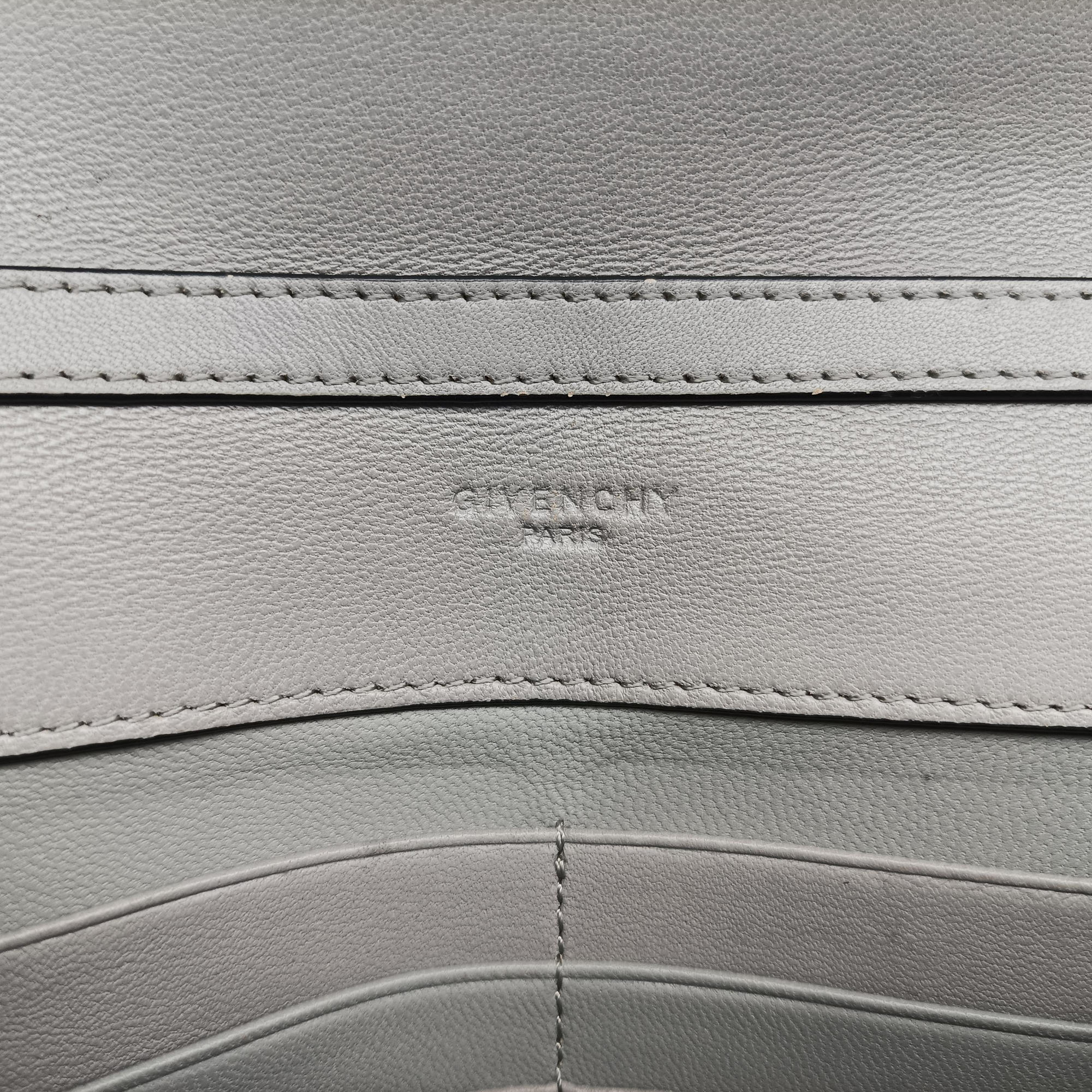 Logo Chain Grey Leather GU0154ロゴチェーン グレー レザー GU0154