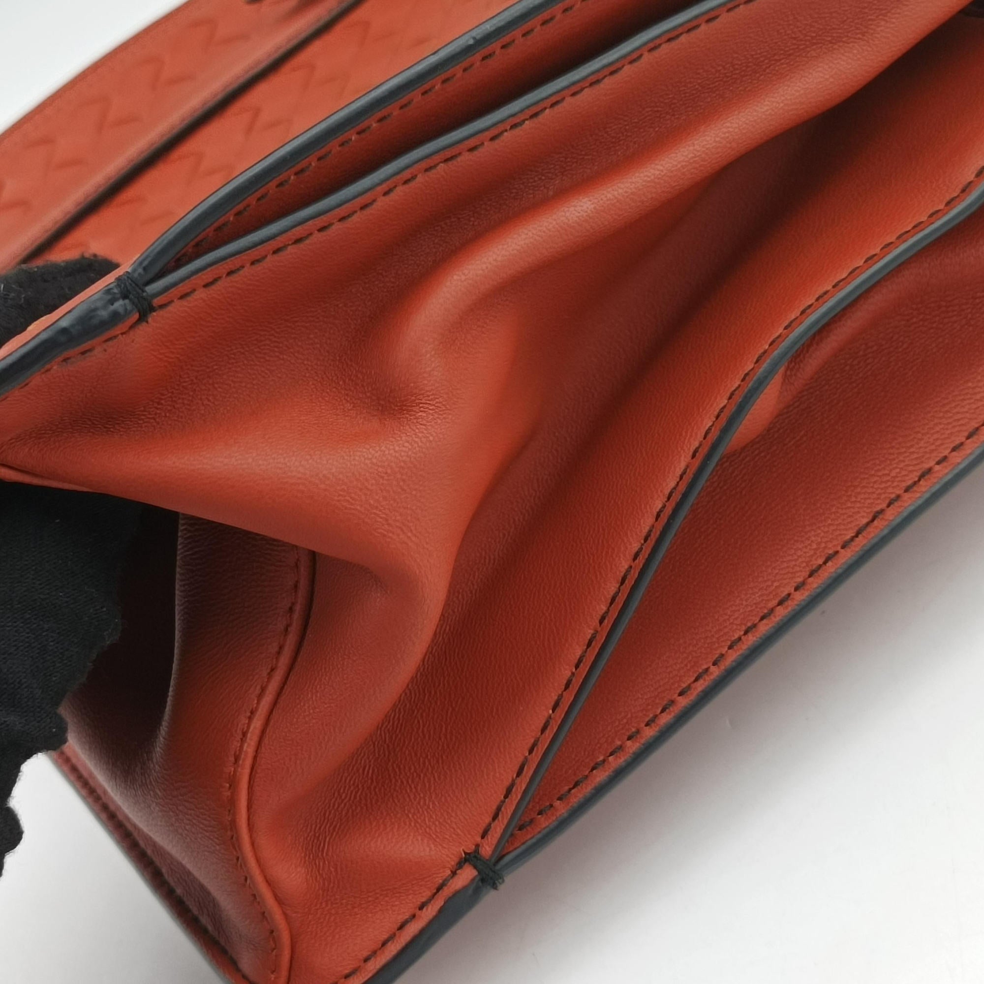 Intrecciato OrangeRed lambskin B04579736Xイントレチャート オレンジレッド ラムスキン B04579736X
