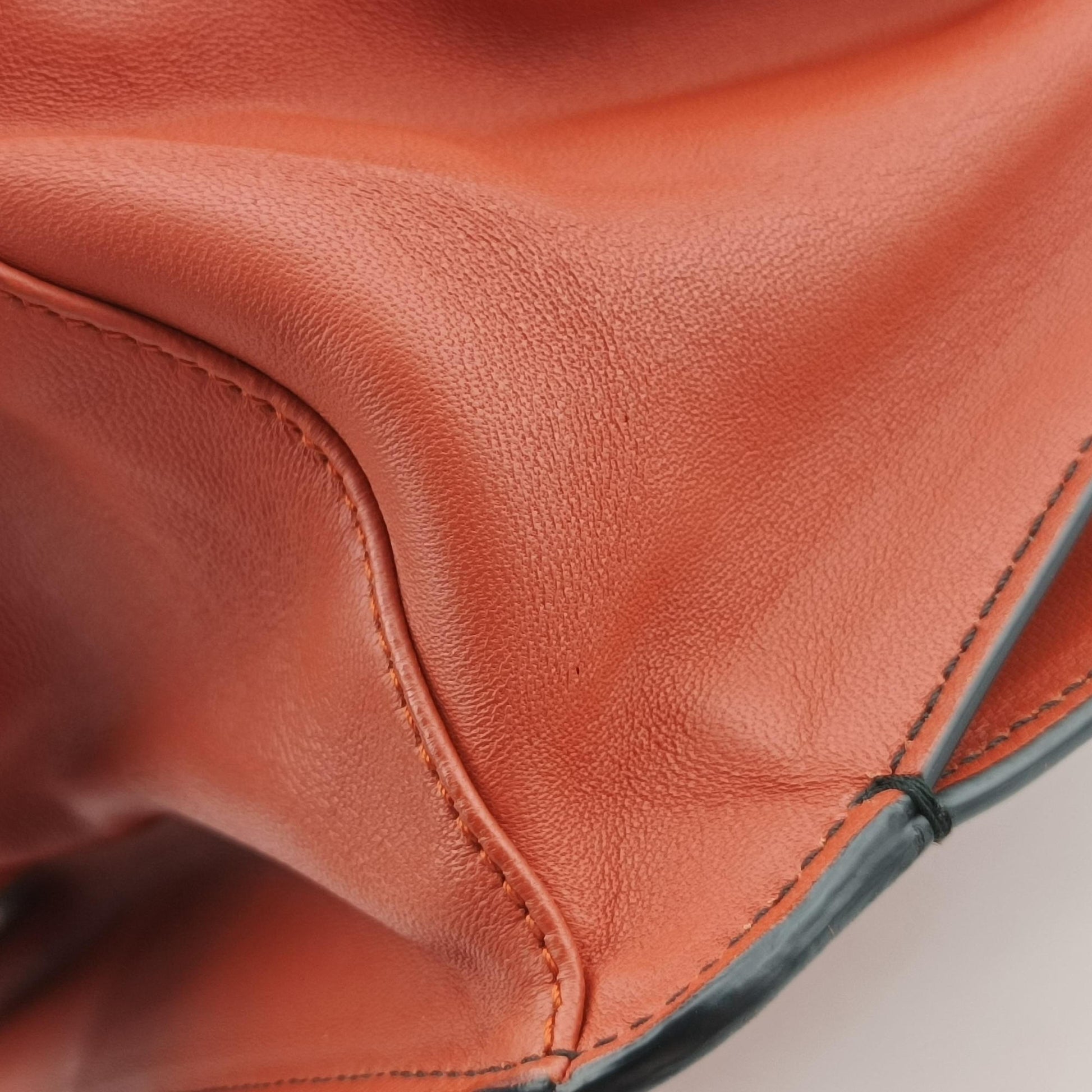 Intrecciato OrangeRed lambskin B04579736Xイントレチャート オレンジレッド ラムスキン B04579736X