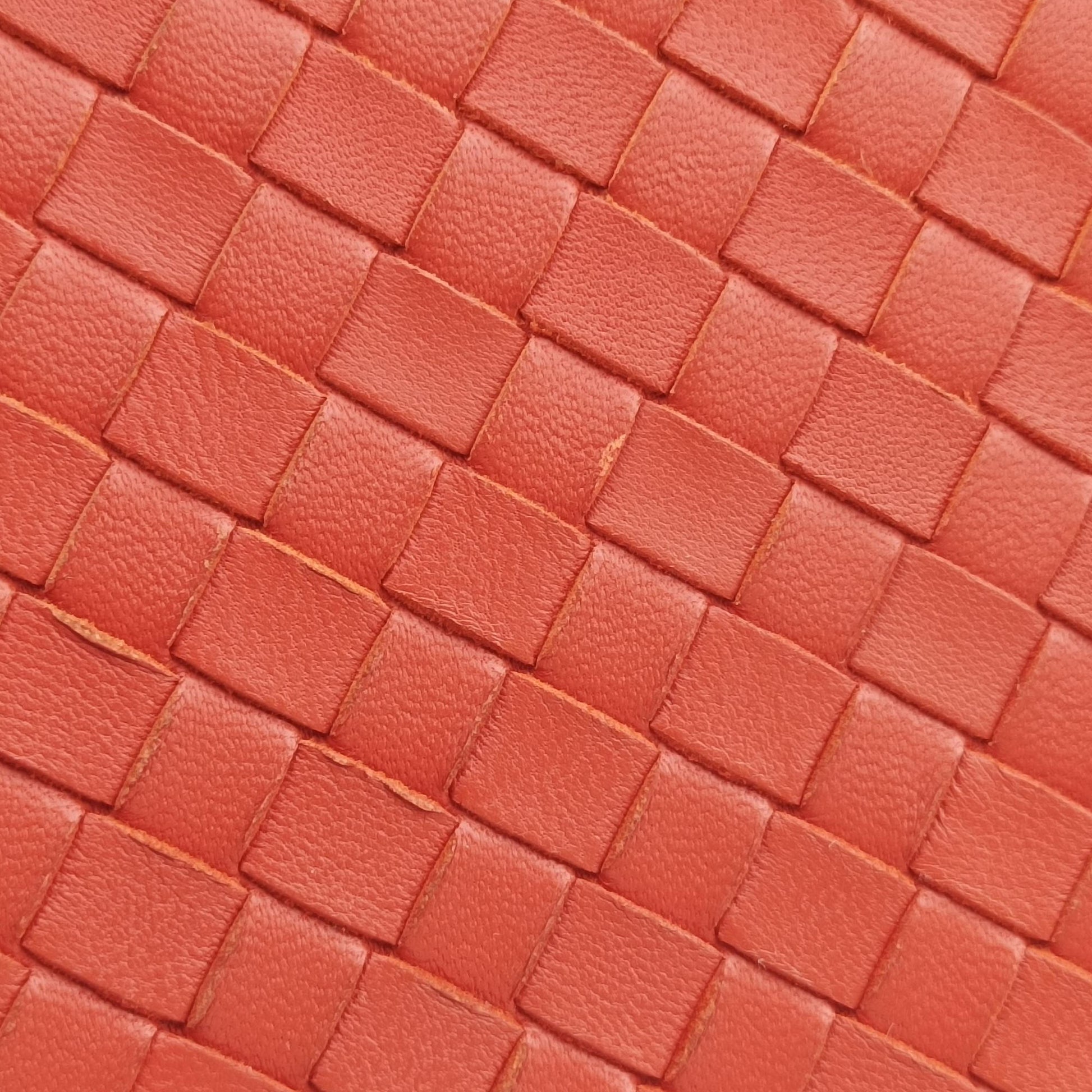 Intrecciato OrangeRed lambskin B04579736Xイントレチャート オレンジレッド ラムスキン B04579736X