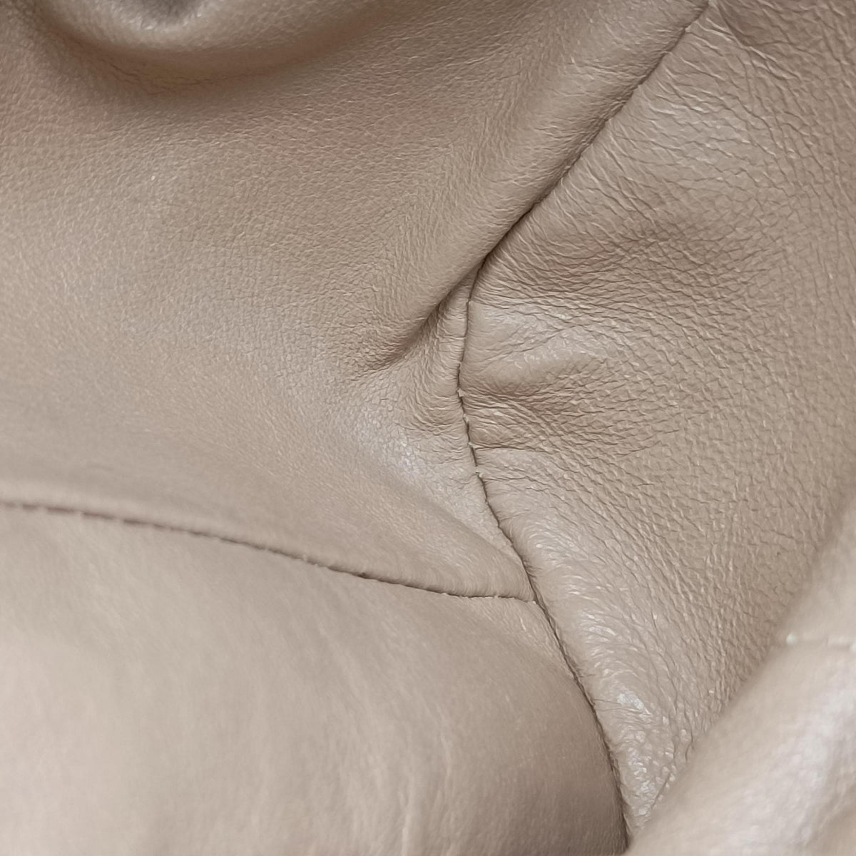 Lady Dior Avenue Tote Beige lambskin 96-MA-1027レディ ディオール アベニュー トート ベージュ ラムスキン 96-MA-1027