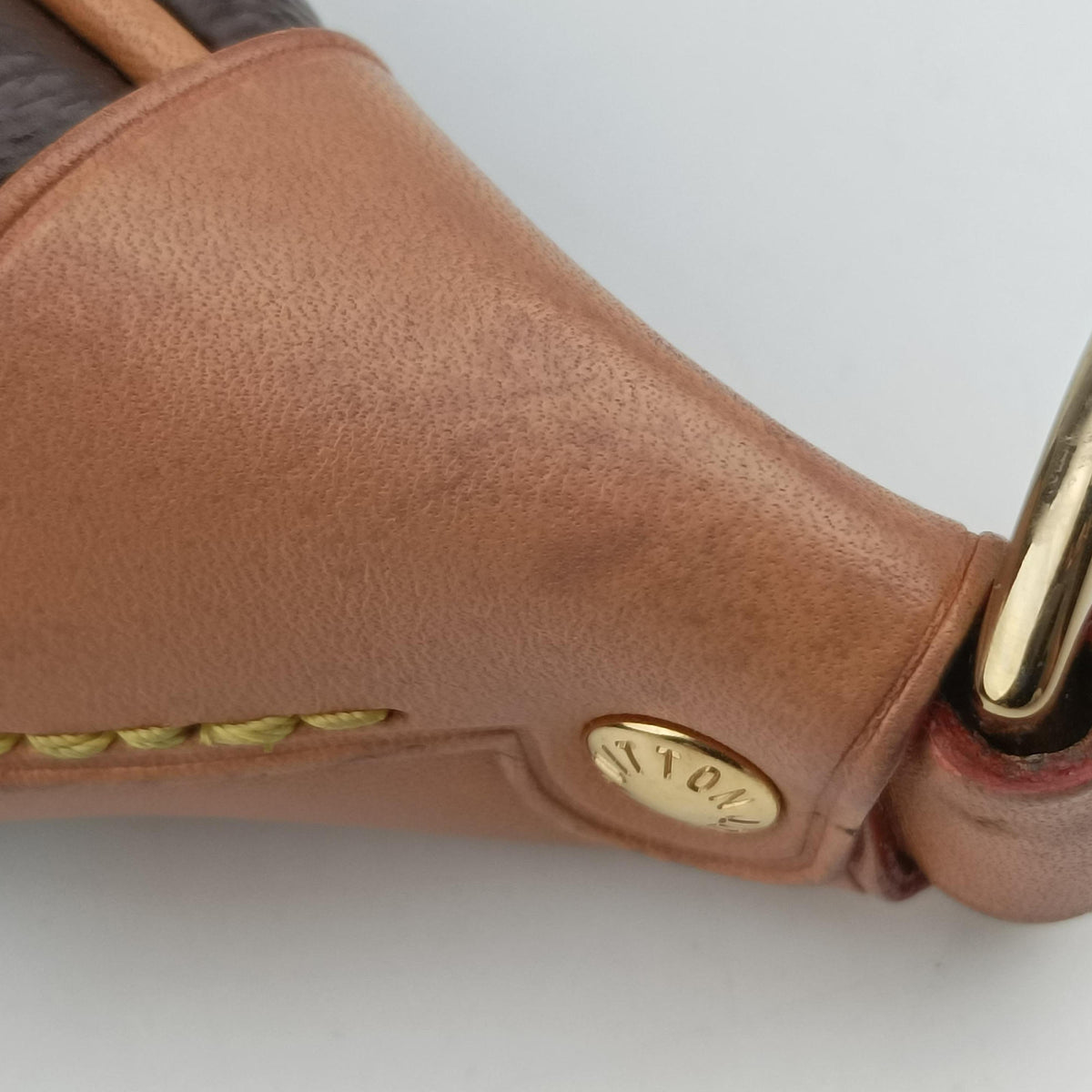 Pre-owned Louis Vuitton LOOP Brown×Beige Monogram Canvas M81098 shoulderbag | stylenewstar