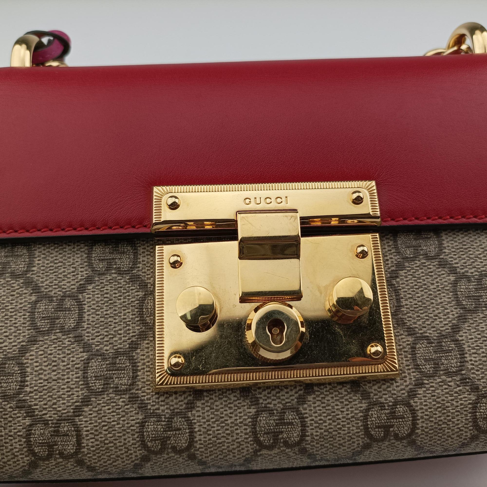 Padlock Beige×red×pink PVC coated canvas×Leather 409487 F023667693パドロック ベージュ×レッド×ピンク PVCコーティングキャンバス×レザー 409487 F023667693