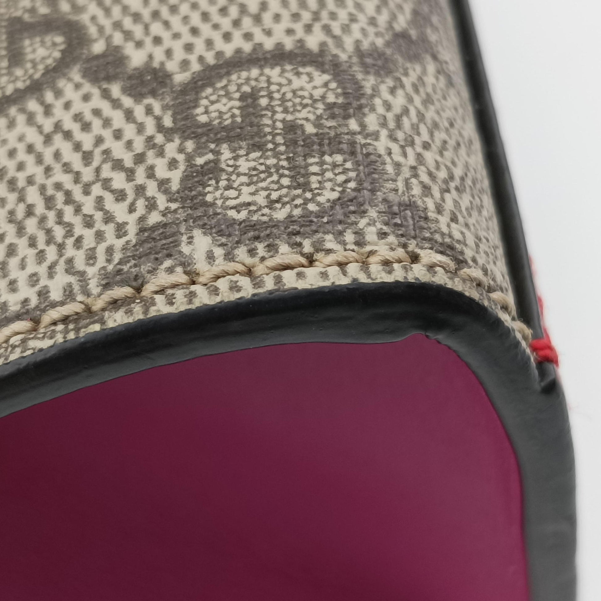 Padlock Beige×red×pink PVC coated canvas×Leather 409487 F023667693パドロック ベージュ×レッド×ピンク PVCコーティングキャンバス×レザー 409487 F023667693