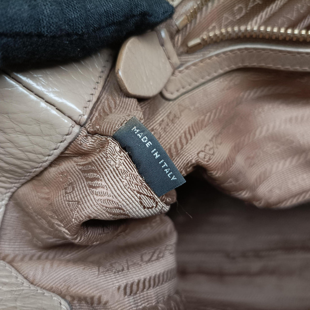 Vitello Shine Argilla Beige Leather 7/R 165カーフシャインクレイ ベージュ レザー 7/R 165