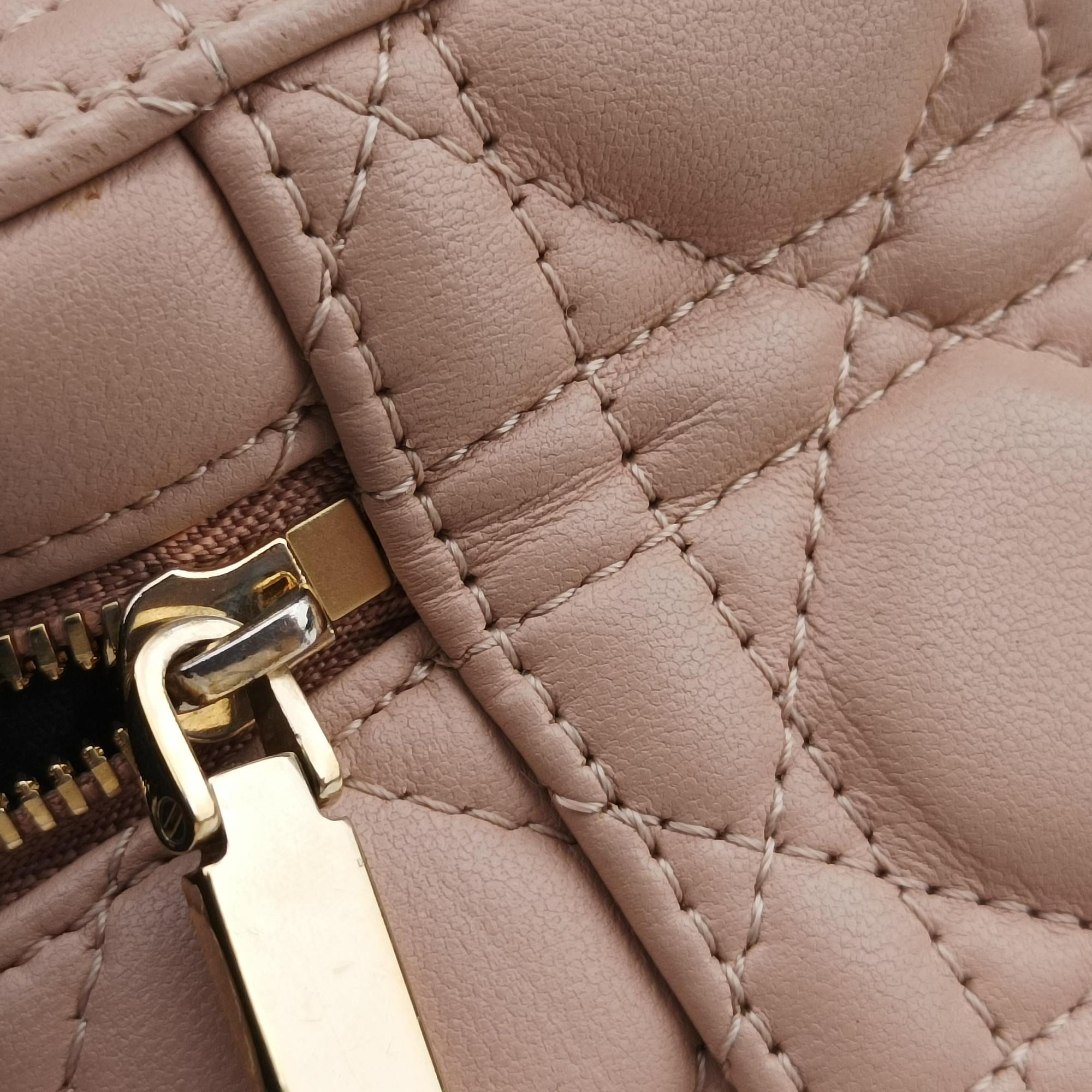 Lady Dior micro vanity Pink lambskin Lot number unknownレディディオール マイクロ ヴァニティ ピンク ラムスキン 製番不明