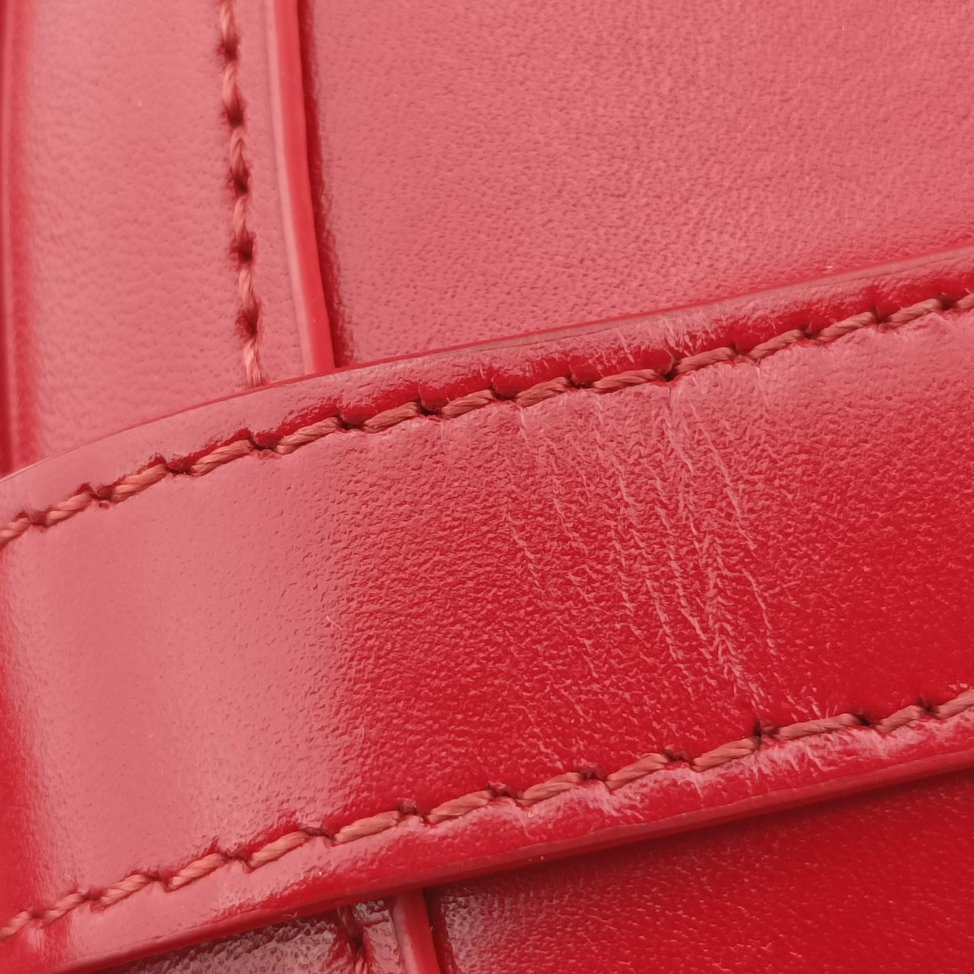 Small Besace 16 Red Leather U-SL-1109スモール ブザス 16セーズ レッド レザー U-SL-1109