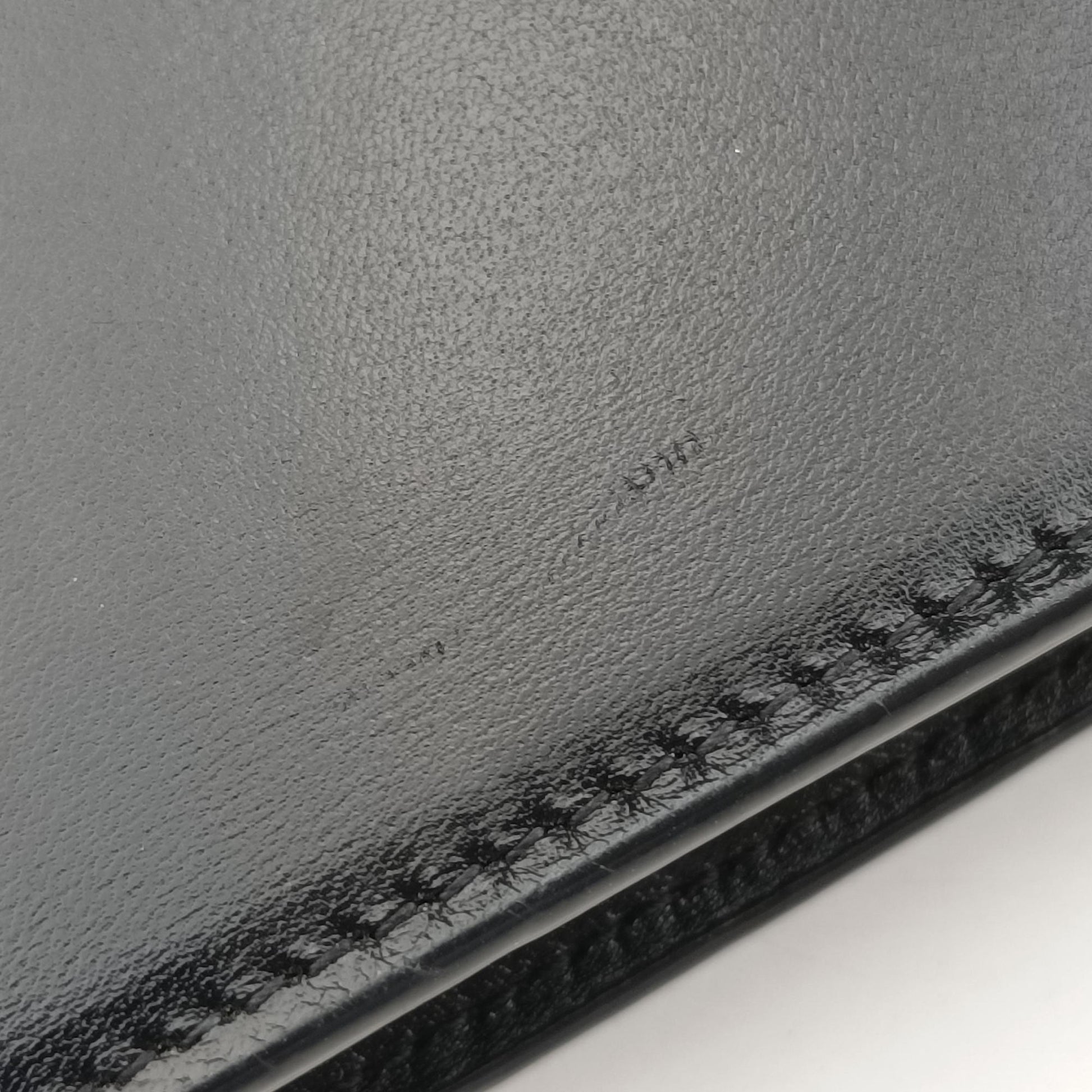 Pre-owned Yves Saint Laurent classic simple logo Black Leather 769162 shoulderbag | stylenewstar