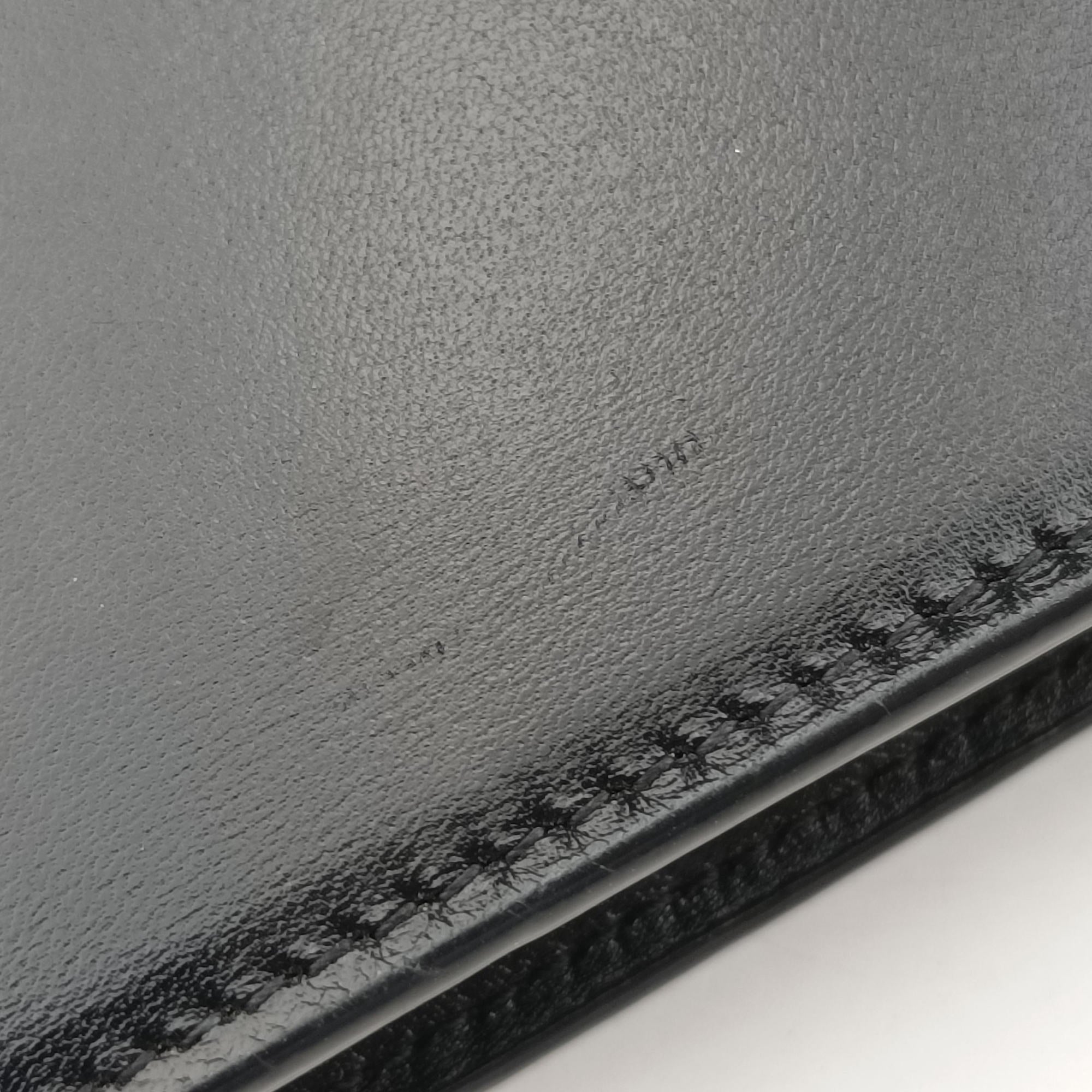 Pre-owned Yves Saint Laurent classic simple logo Black Leather 769162 shoulderbag | stylenewstar